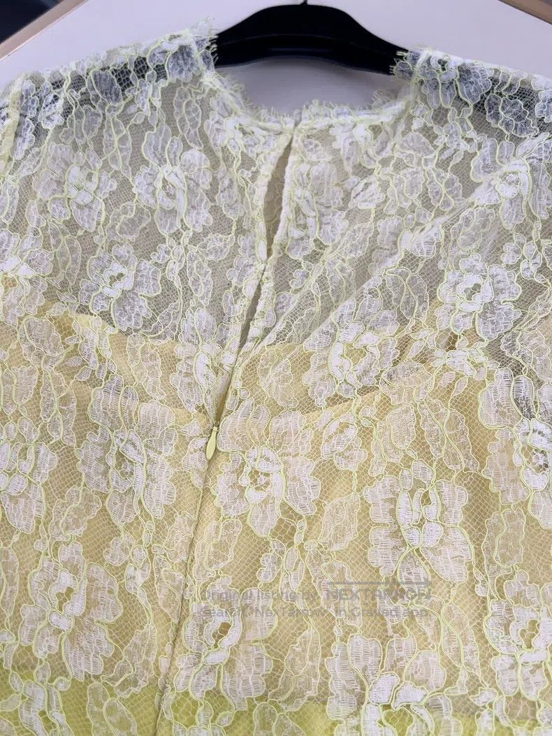 Valentino Valentino Lemon yellow lace dress Size M / US 6-8 / IT 42-44 - 7 Thumbnail