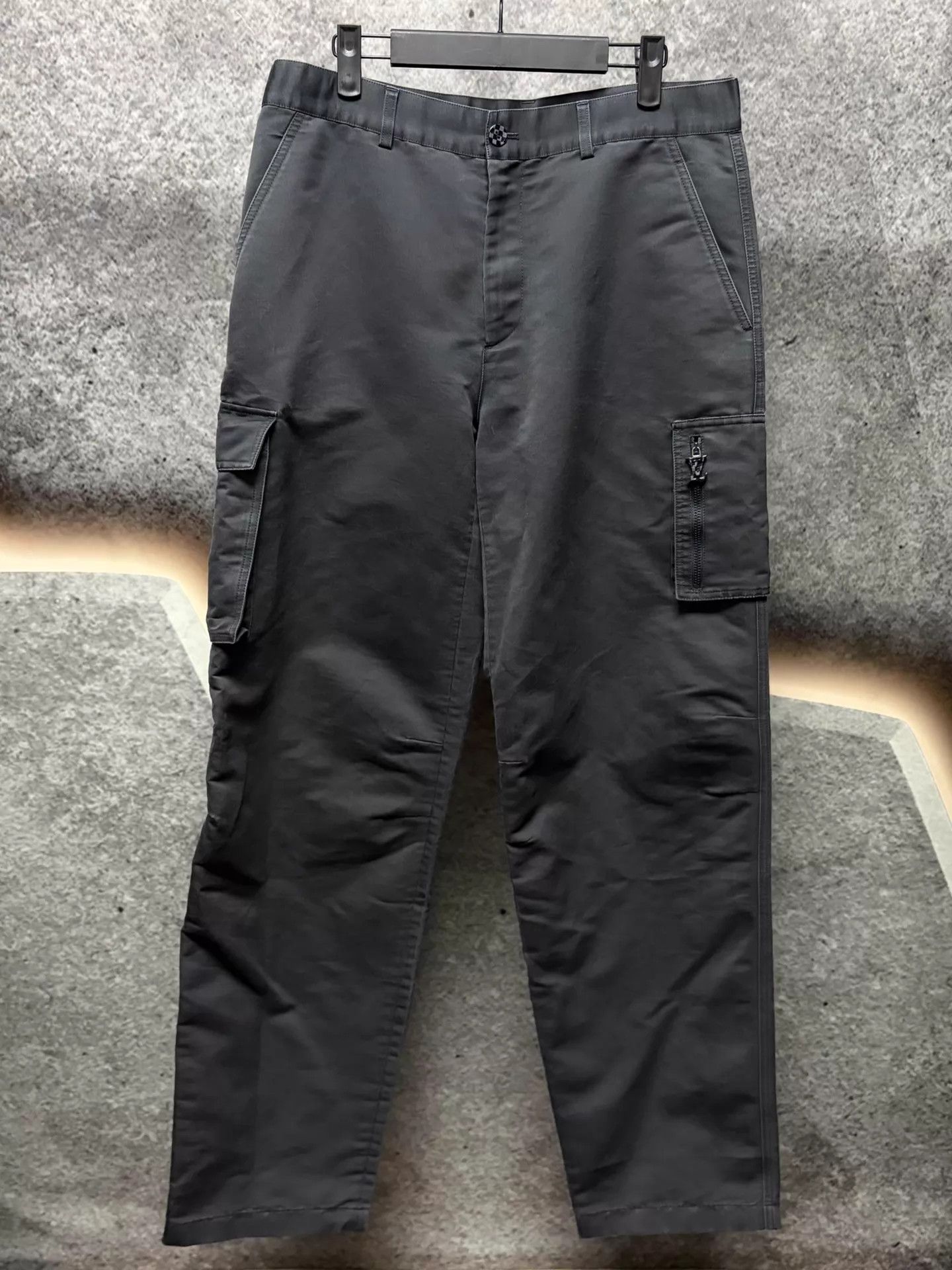 Louis Vuitton LV Men's Cargo Pants 40 Black-Grey Size US 40 / EU 56 - 1 Thumbnail