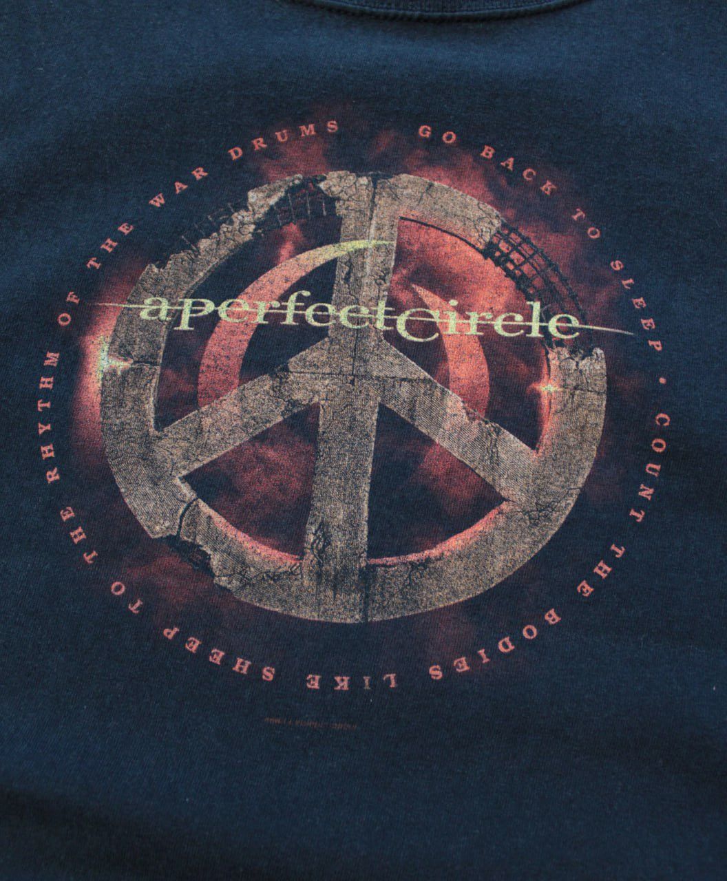 Band Tees 🔥 2004 A Perfect Circle eMOTIVe Album Vintage T Shirt Size US XXL / EU 58 / 5 - 2 Thumbnail