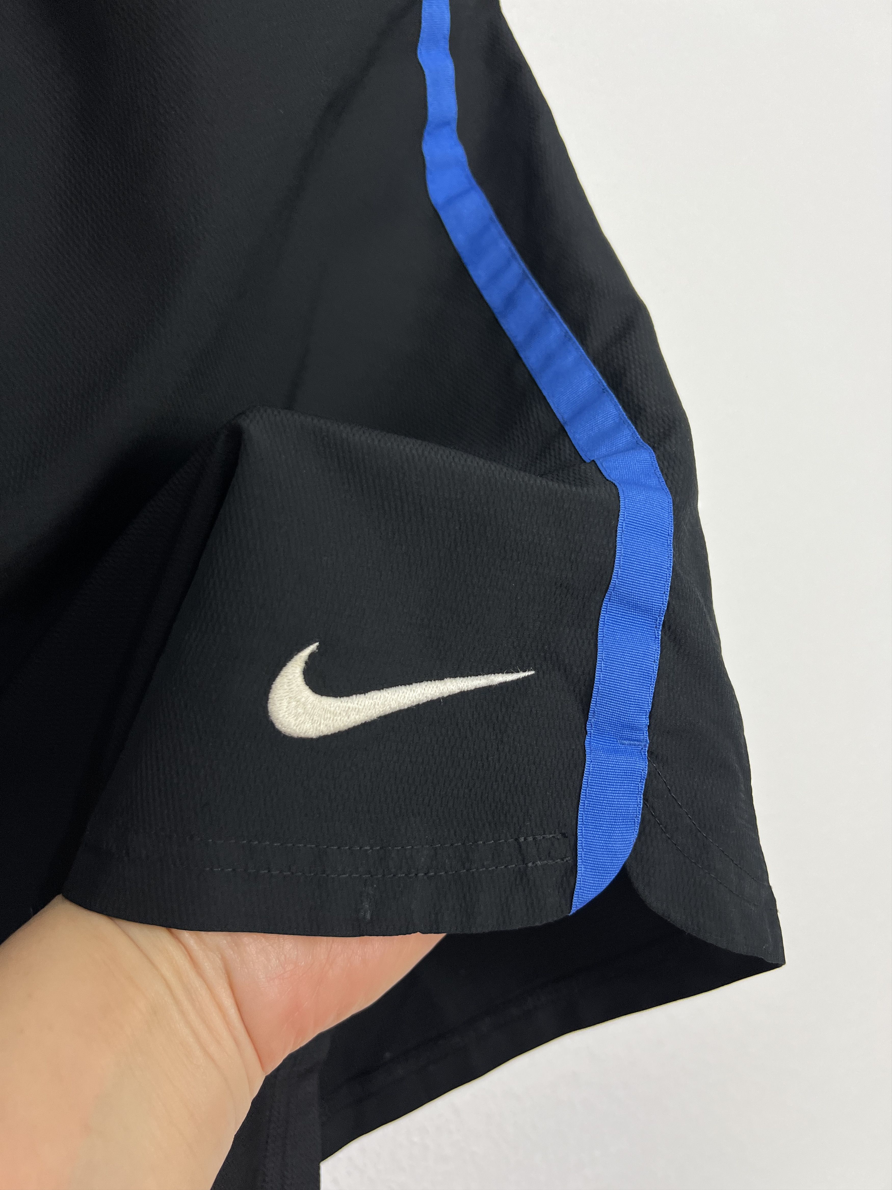 Nike Vintage 2000's Inter Milan Football Athletic Shorts Rare Size US 32 / EU 48 - 5 Thumbnail