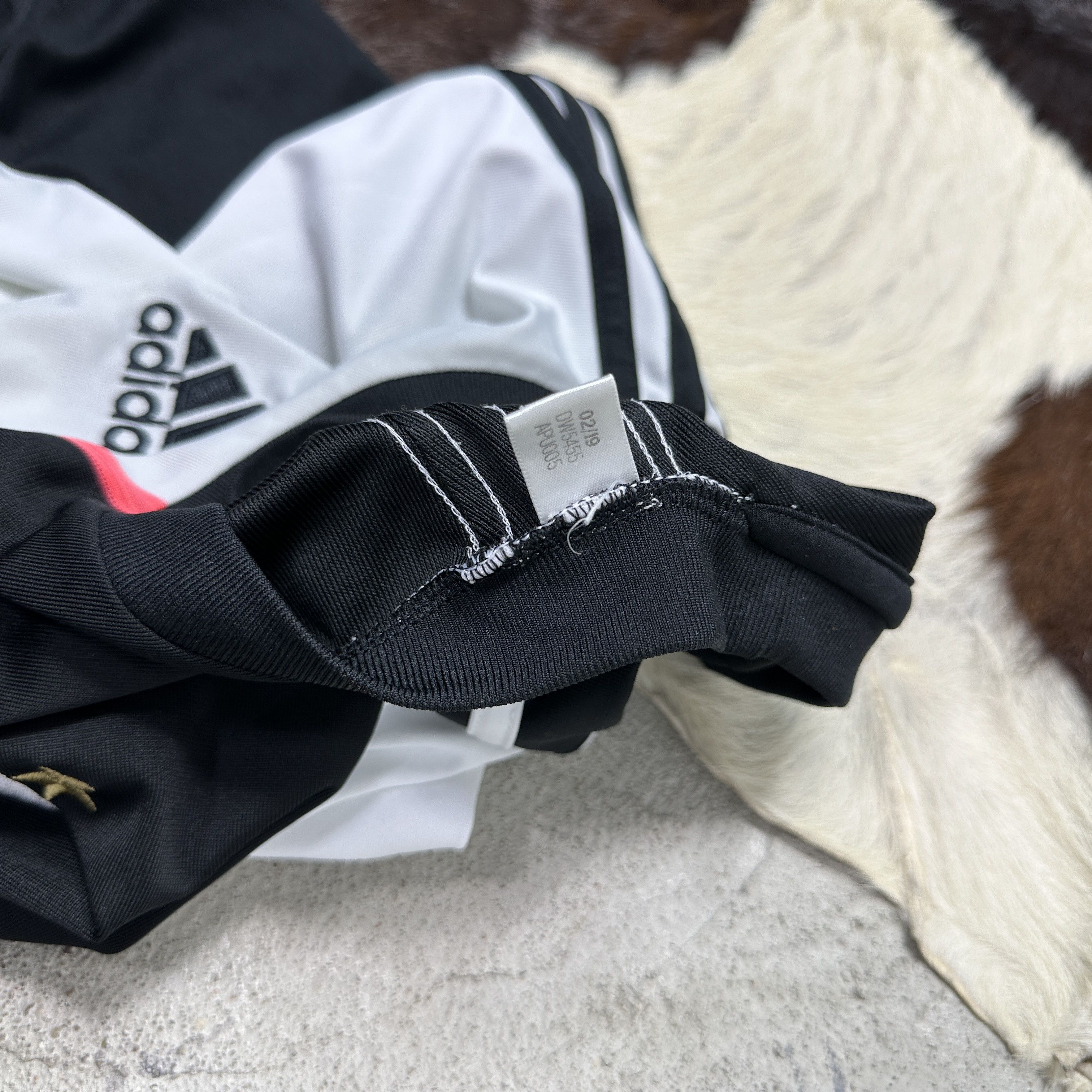 Adidas Vintage Sporty Adidas Juventus 19/20 Home Jersey Y2K Size US L / EU 52-54 / 3 - 8 Thumbnail
