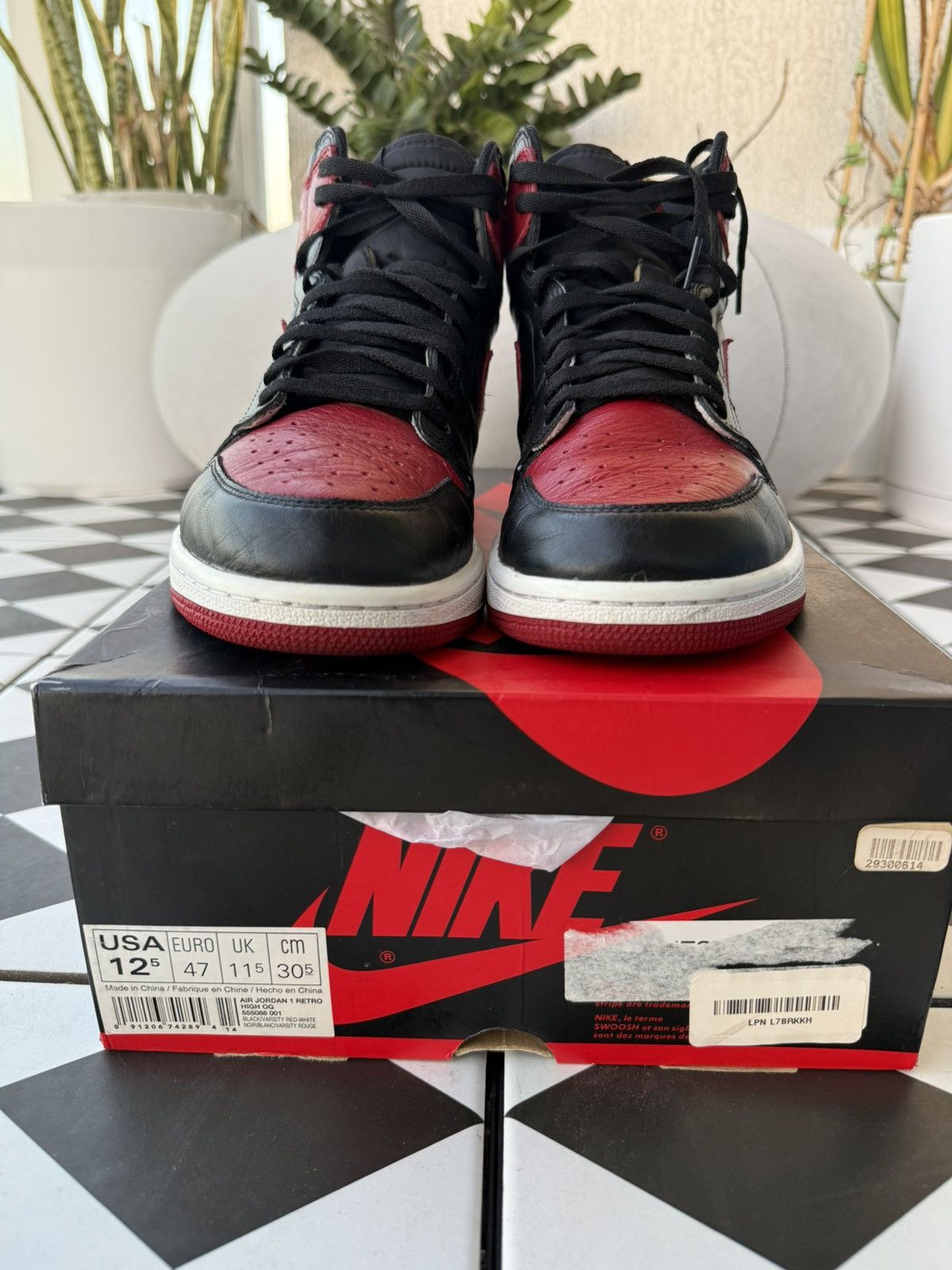Jordan Brand Air Jordan 1 Retro High OG 'Banned' 2016 Size US 12.5 / EU 45-46 - 3 Thumbnail