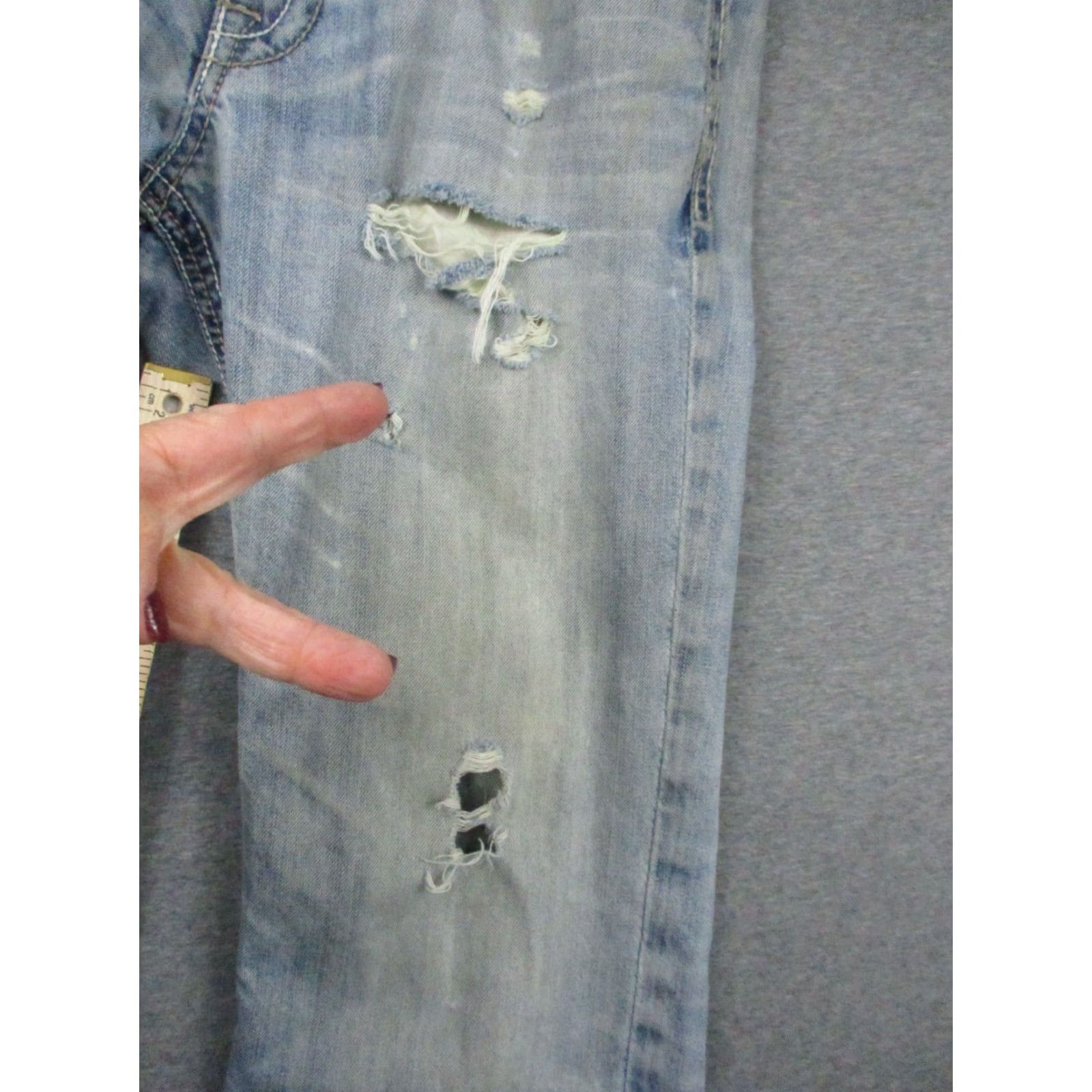 BKE BKE Buckle Carter Jeans 31R Men Distressed Blue Whiskering Worn Jeans Size US 31 - 6 Thumbnail
