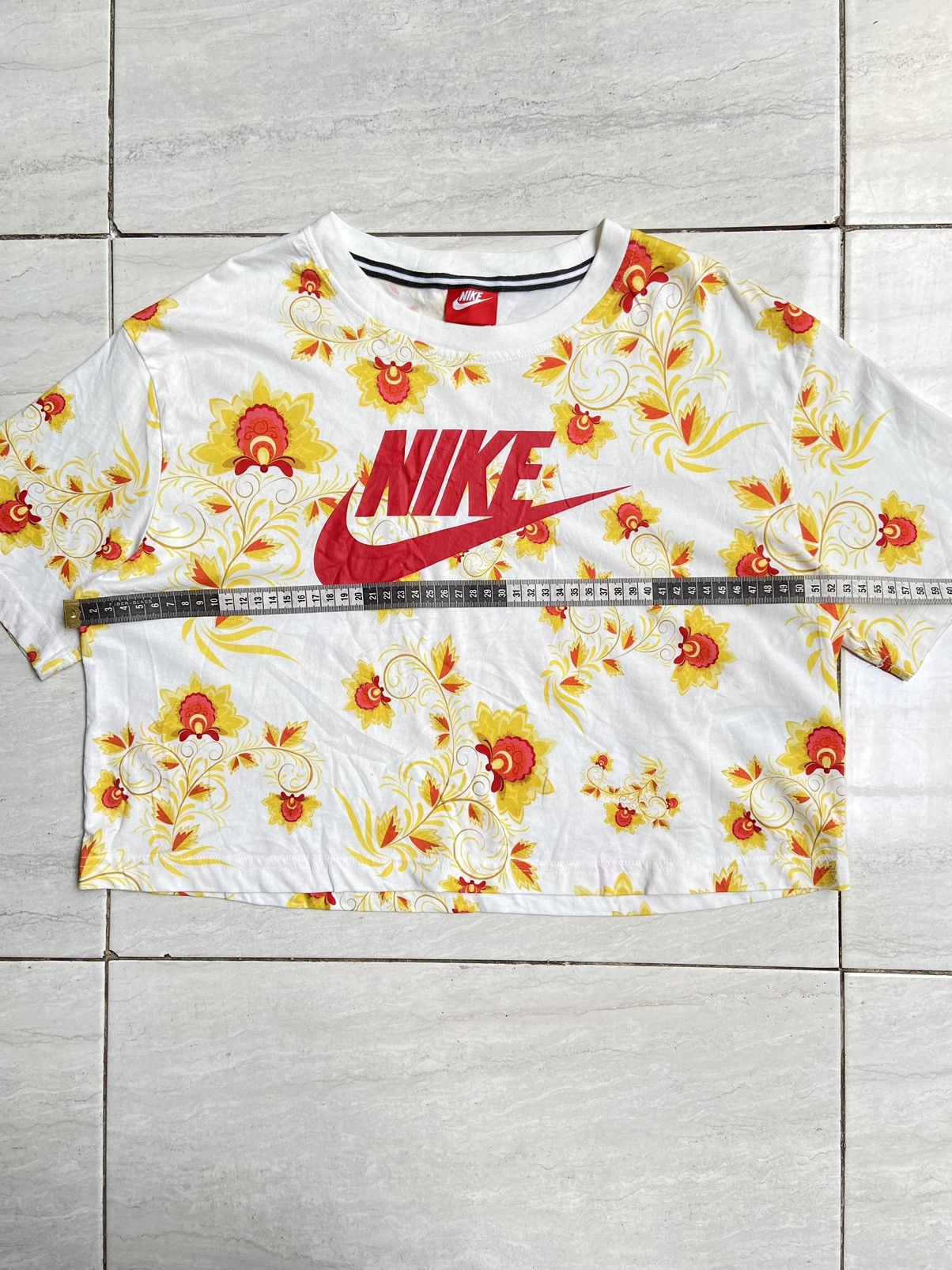 Nike NIKE Flower Patterned Crop Top T-Shirt Size US M / EU 48-50 / 2 - 3 Thumbnail