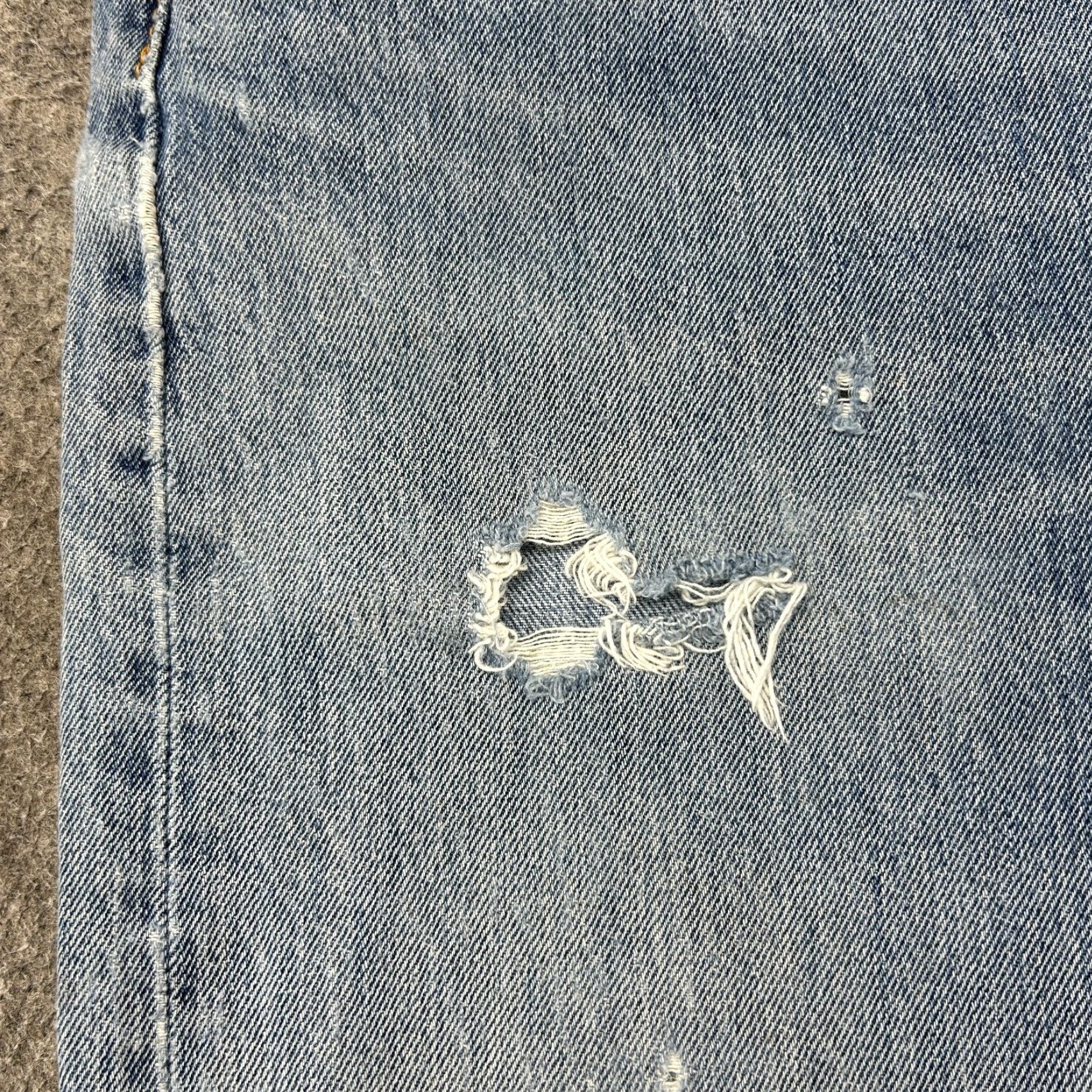 Levi's VINTAGE Levi's 501 Jeans Mens 34x29 Blue Straight Denim Distressed Regular 90s Cowboy USA Mens Size US 34 / EU 50 - 3 Thumbnail