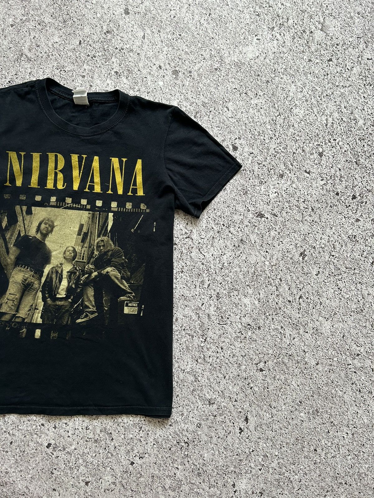 Band Tees × Nirvana × Vintage Vintage 90s Nirvana Kurt Cobain Rock Band Retro T-Shirt Hype Size US S / EU 44-46 / 1 - 4 Thumbnail