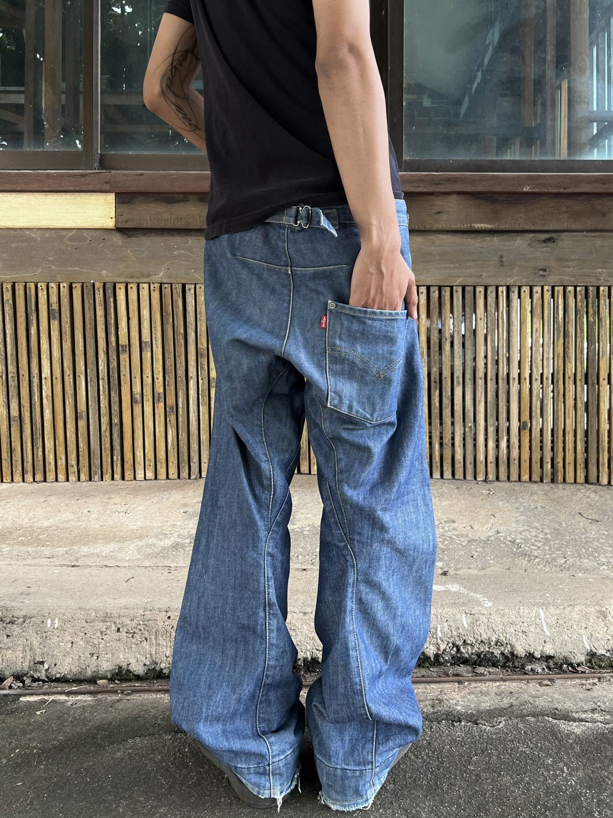 Levi's Vintage Clothing Vintage Levis Engineered Baggy Jeans Size US 32 / EU 48 - 1 Thumbnail