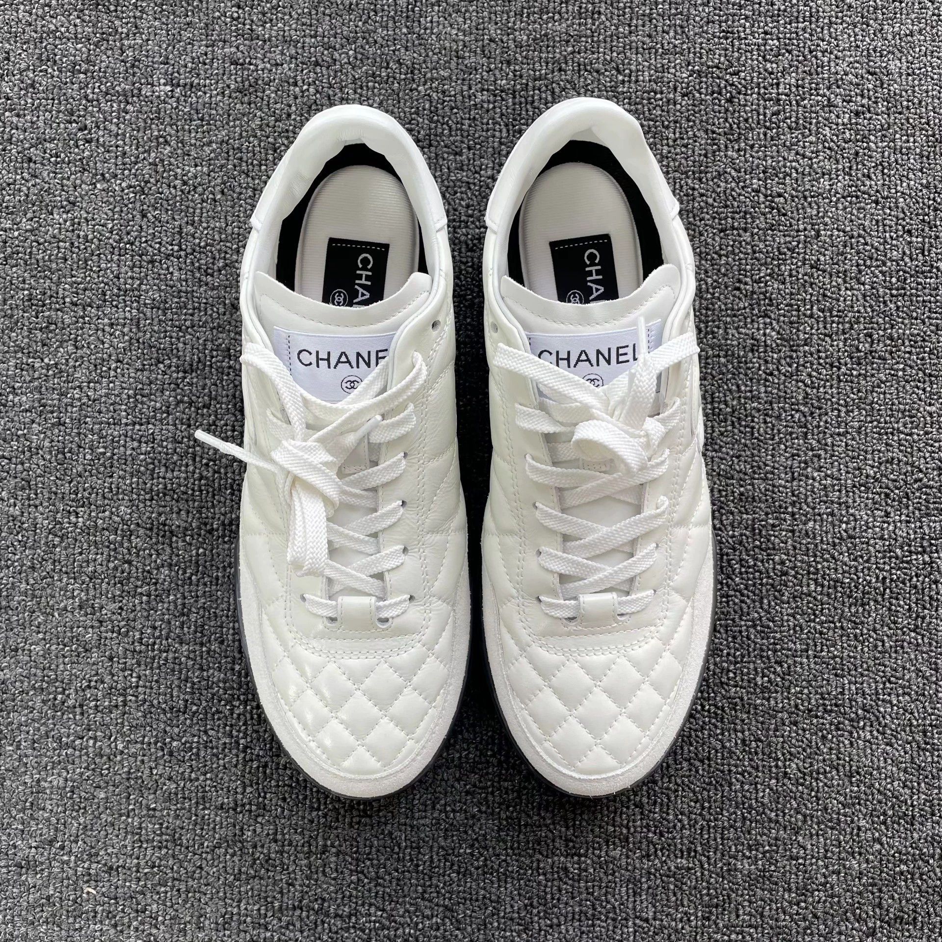 Chanel CHANEL 25S Women's White Deerskin Sneaker 38.5 Unused Size US 8 / IT 38 - 2 Thumbnail