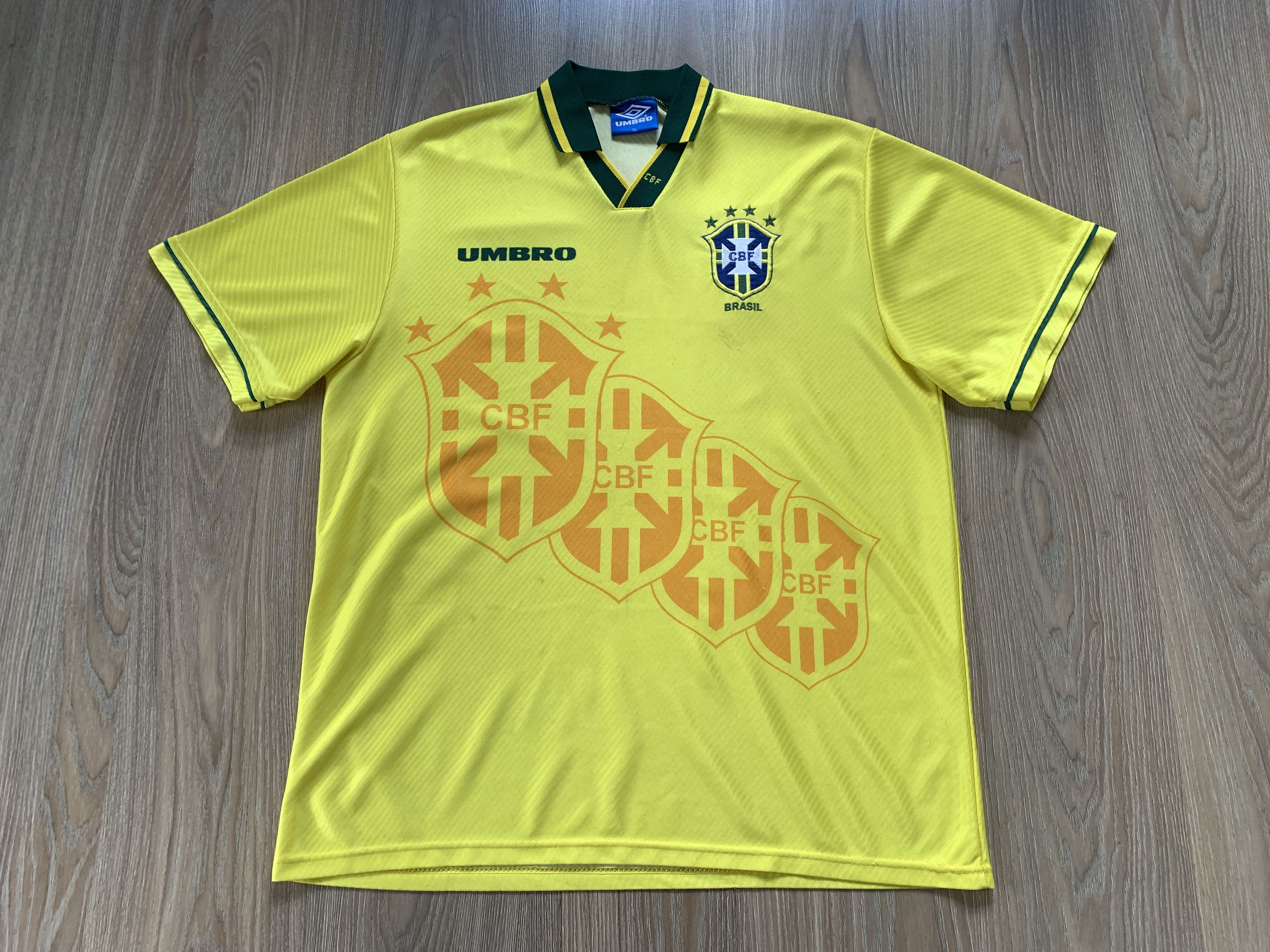 Umbro × Vintage Vintage Official Umbro Brazil Football Shirt Size US XL / EU 56 / 4 - 3 Thumbnail