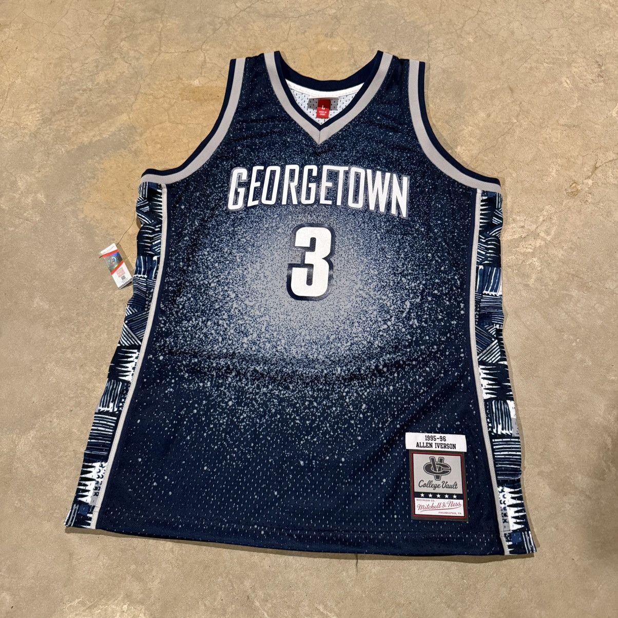 Mitchell & Ness Mitchell & Ness Allen Iverson #3 Georgetown Hoyas Jersey Size US L / EU 52-54 / 3 - 2 Thumbnail