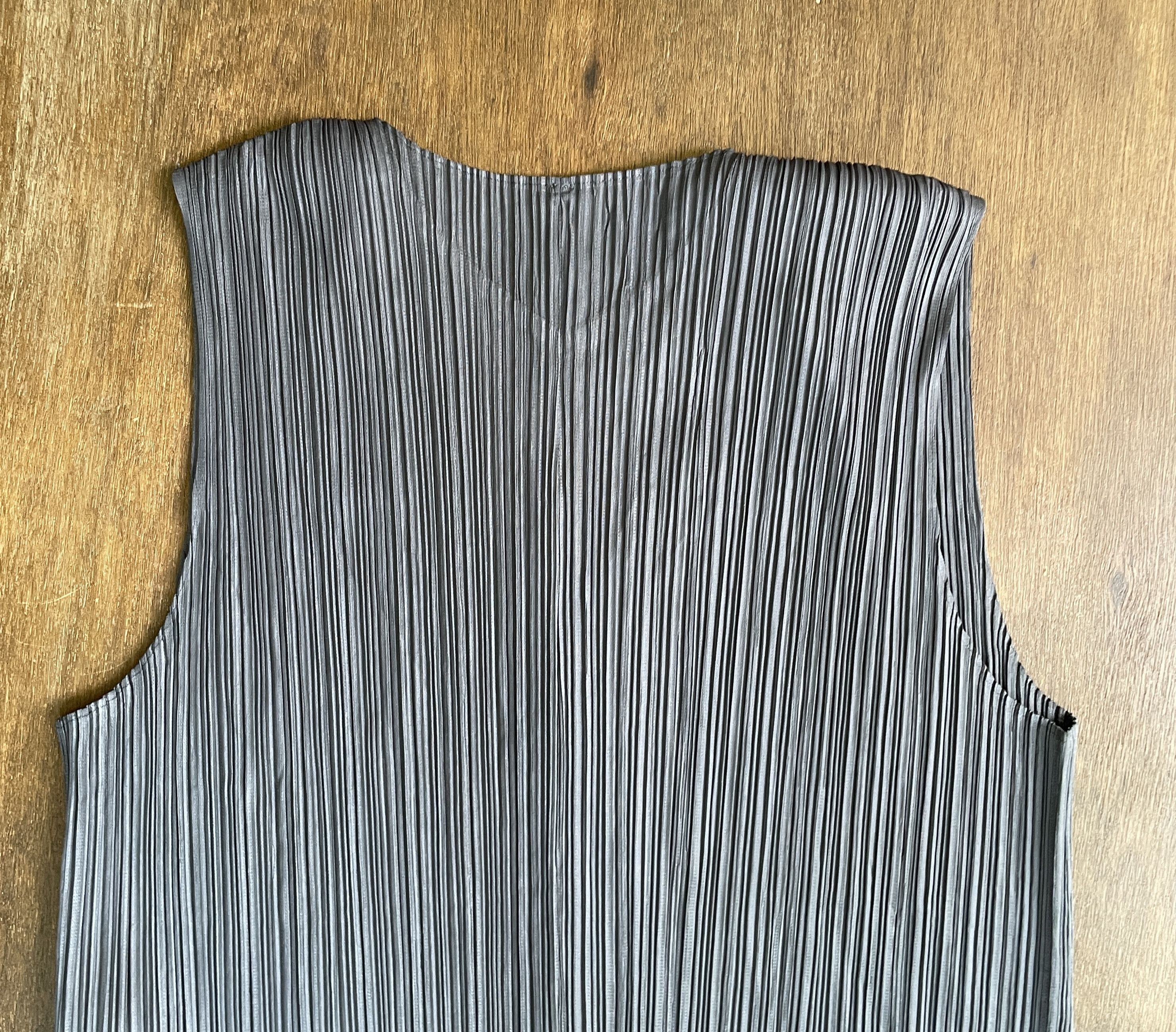 Pleats Please Issey Miyake PLEATS PLEASE ISSEY MIYAKE Dark Gray Size US S / EU 44-46 / 1 - 7 Thumbnail