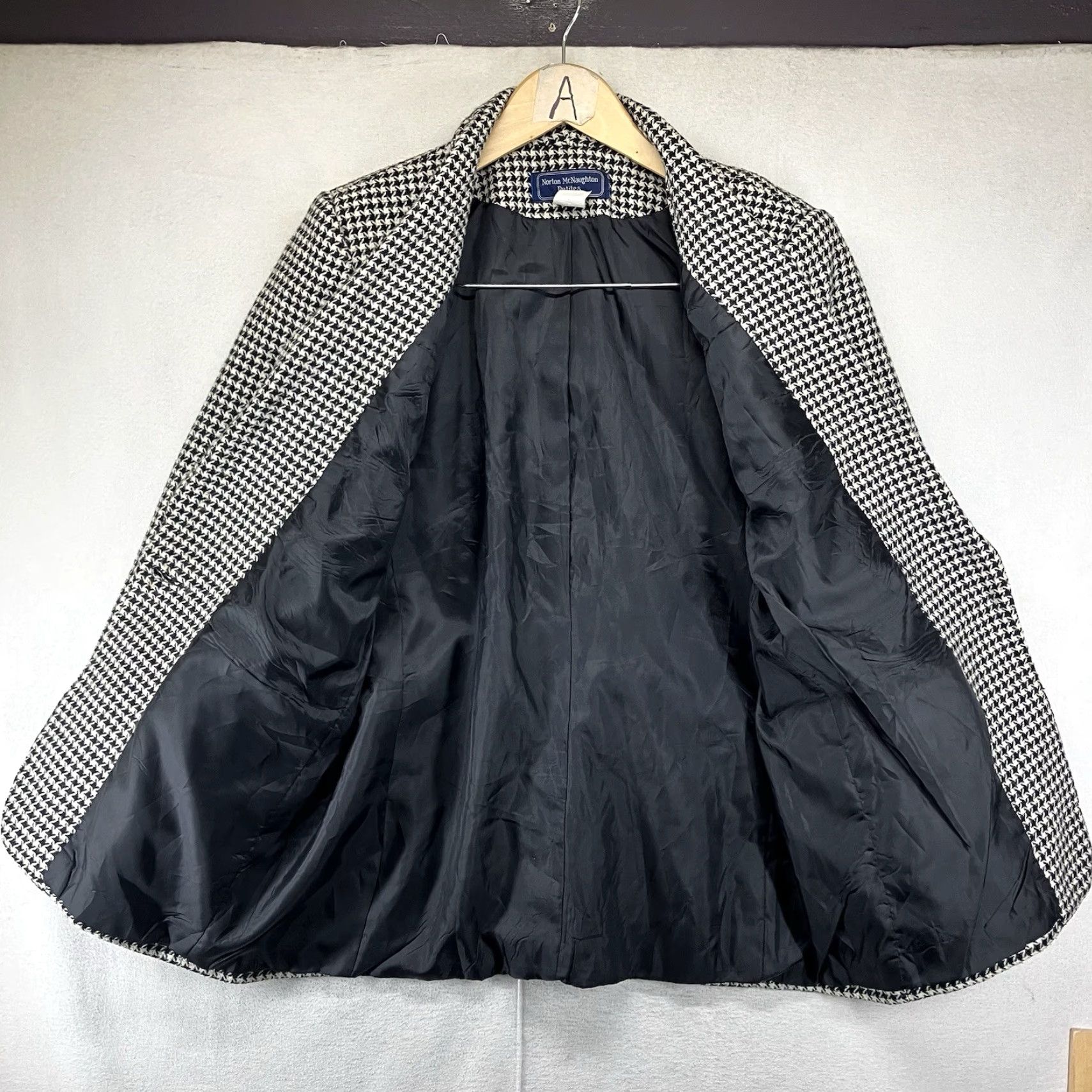 Vintage VINTAGE Norton McNaughton Blazer Wool Houndstooth Women’s Faux Dickey Jacket Size 6 Black Long Sleeve Pockets Dry Clean Only Regular Jacket (65 chars) Size M / US 6-8 / IT 42-44 - 3 Thumbnail