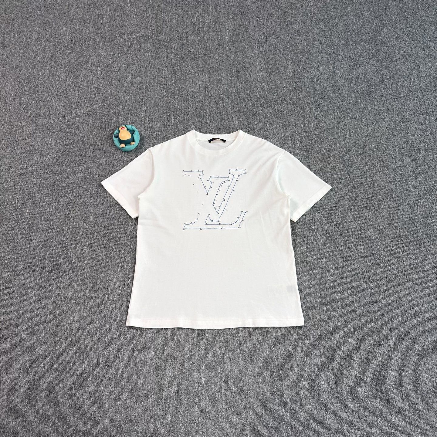 Louis Vuitton LV Linked Logo Embroidery White T-Shirt Size US M / EU 48-50 / 2 - 1 Thumbnail