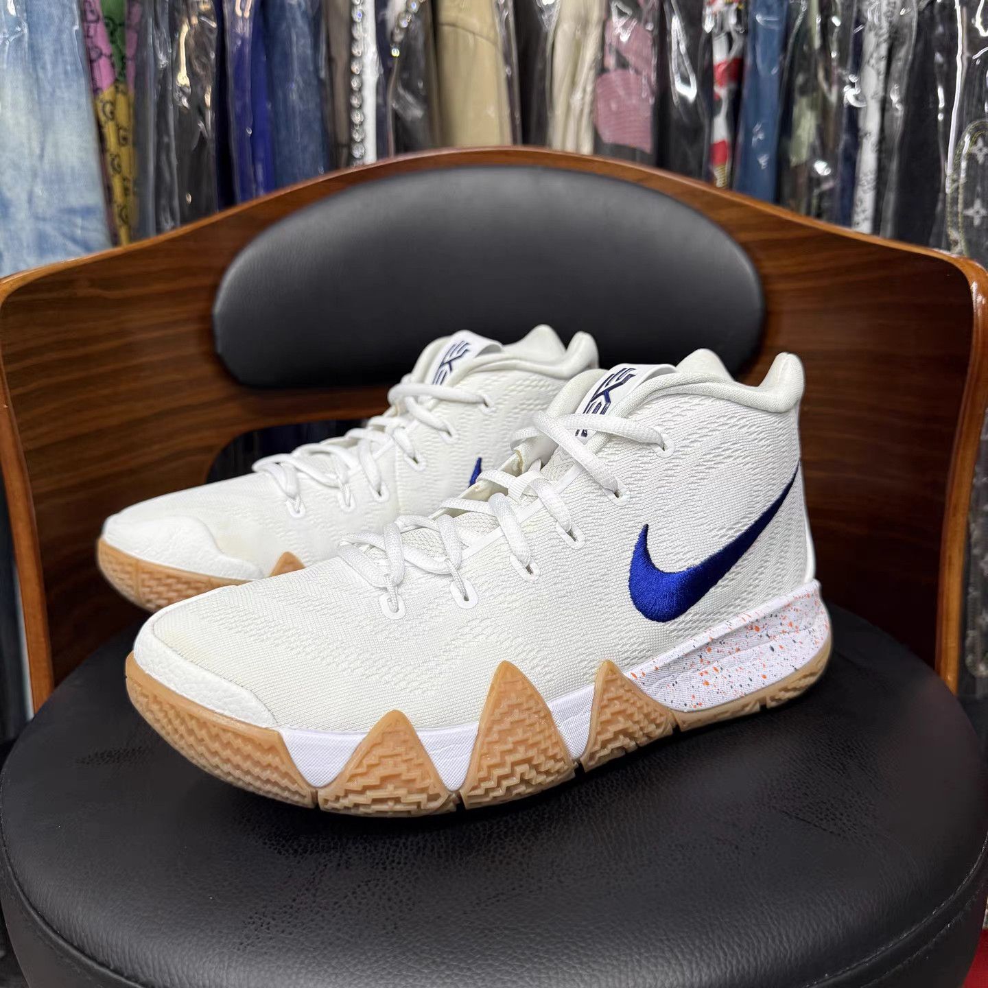 Nike Nike Kyrie 4 "Uncle Drew" White Gum K15 Size US 7.5 / EU 40-41 - 1 Thumbnail