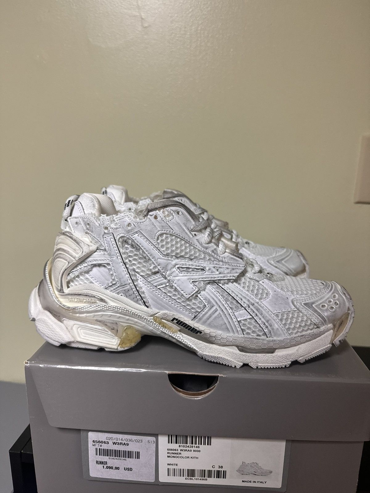 Balenciaga Balenciaga White Kith Runner 38 LIMITED Size US 6 / EU 39 - 4 Thumbnail