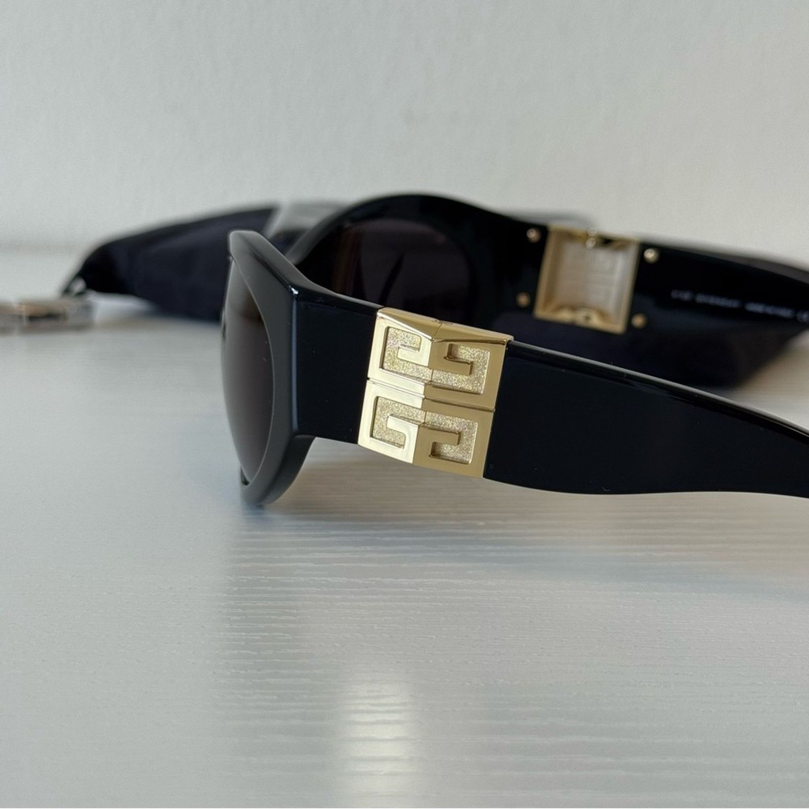 Givenchy New! Givenchy Black Sunglasses GV40073I 01A, Authentic Size ONE SIZE - 7 Thumbnail