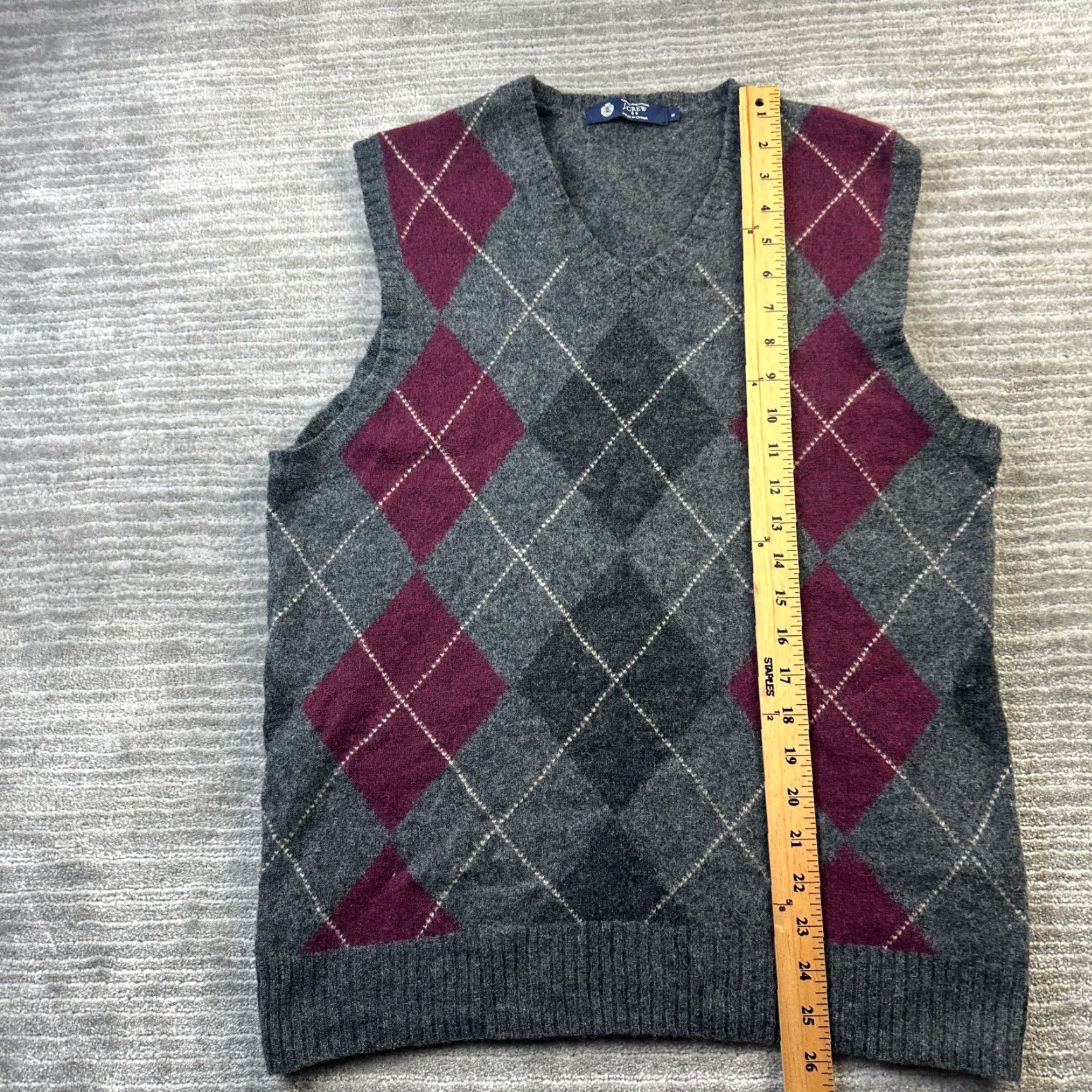 J.Crew VINTAGE J.CREW Vest Mens Medium Gray Knit Lambswool Argyle Preppy Golf Cricket Knit Style All Seasons Pattern Solid 80s 90s Mens Size US M / EU 48-50 / 2 - 7 Thumbnail