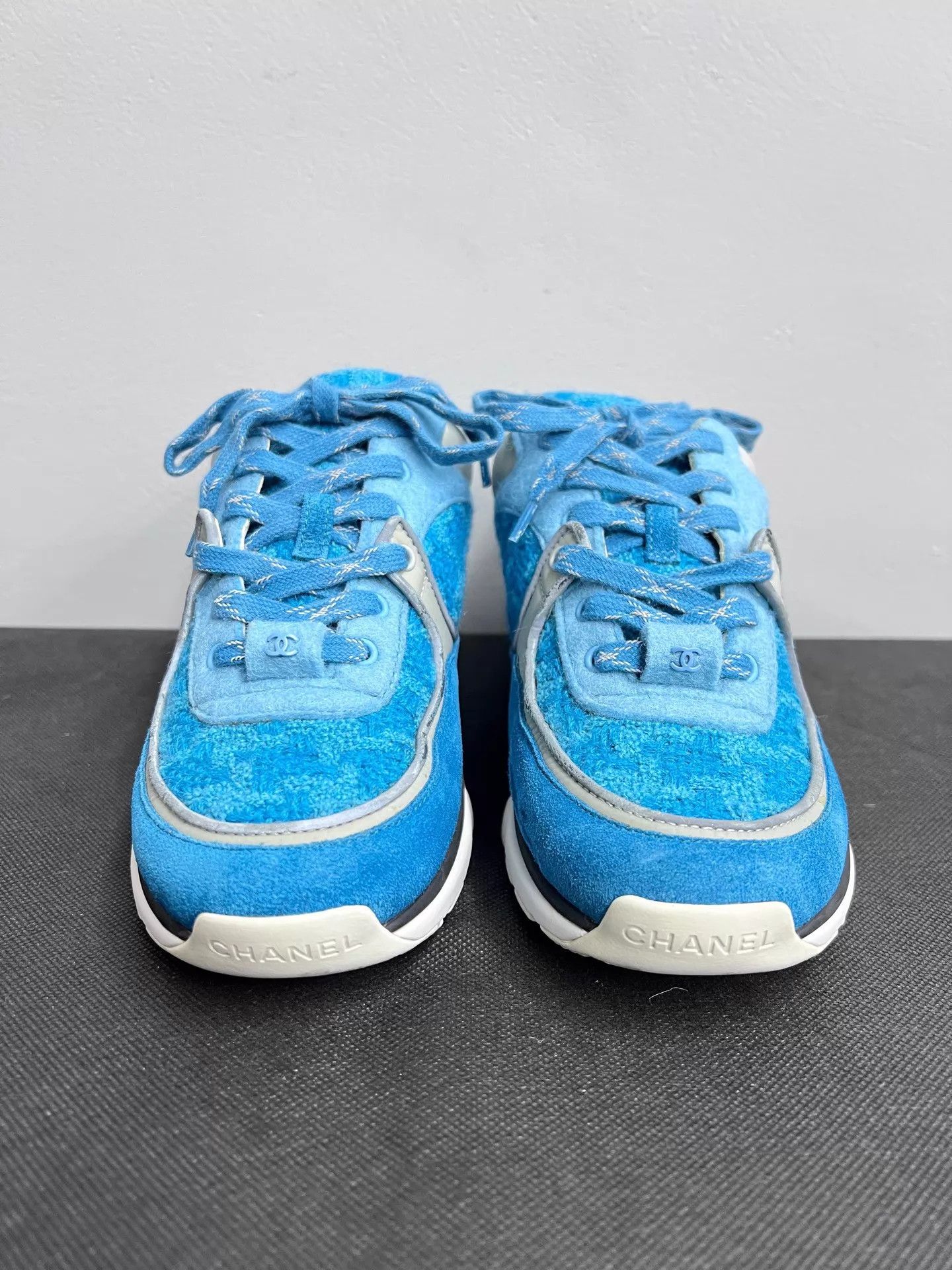 Chanel Chanel Classic Macaron Blue Sneakers EUR 35 Size US 4.5 / IT 34.5 - 2 Thumbnail