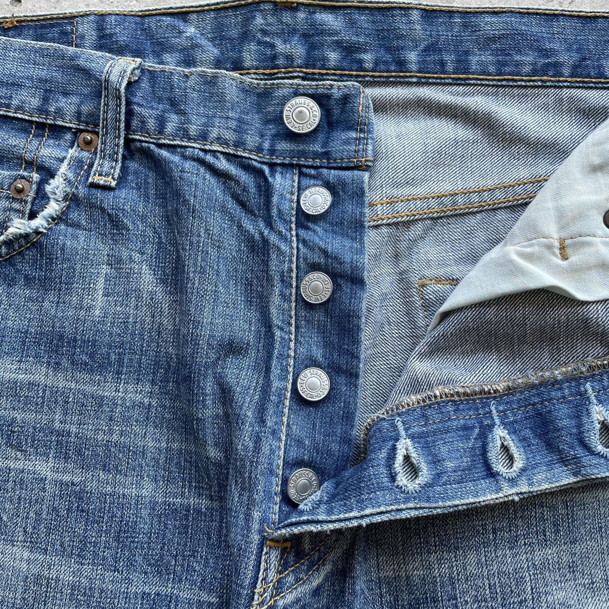 Levi's Vintage Levi’s 501 Distressed Jeans Pants Denim Faded W34 Size US 34 / EU 50 - 7 Thumbnail