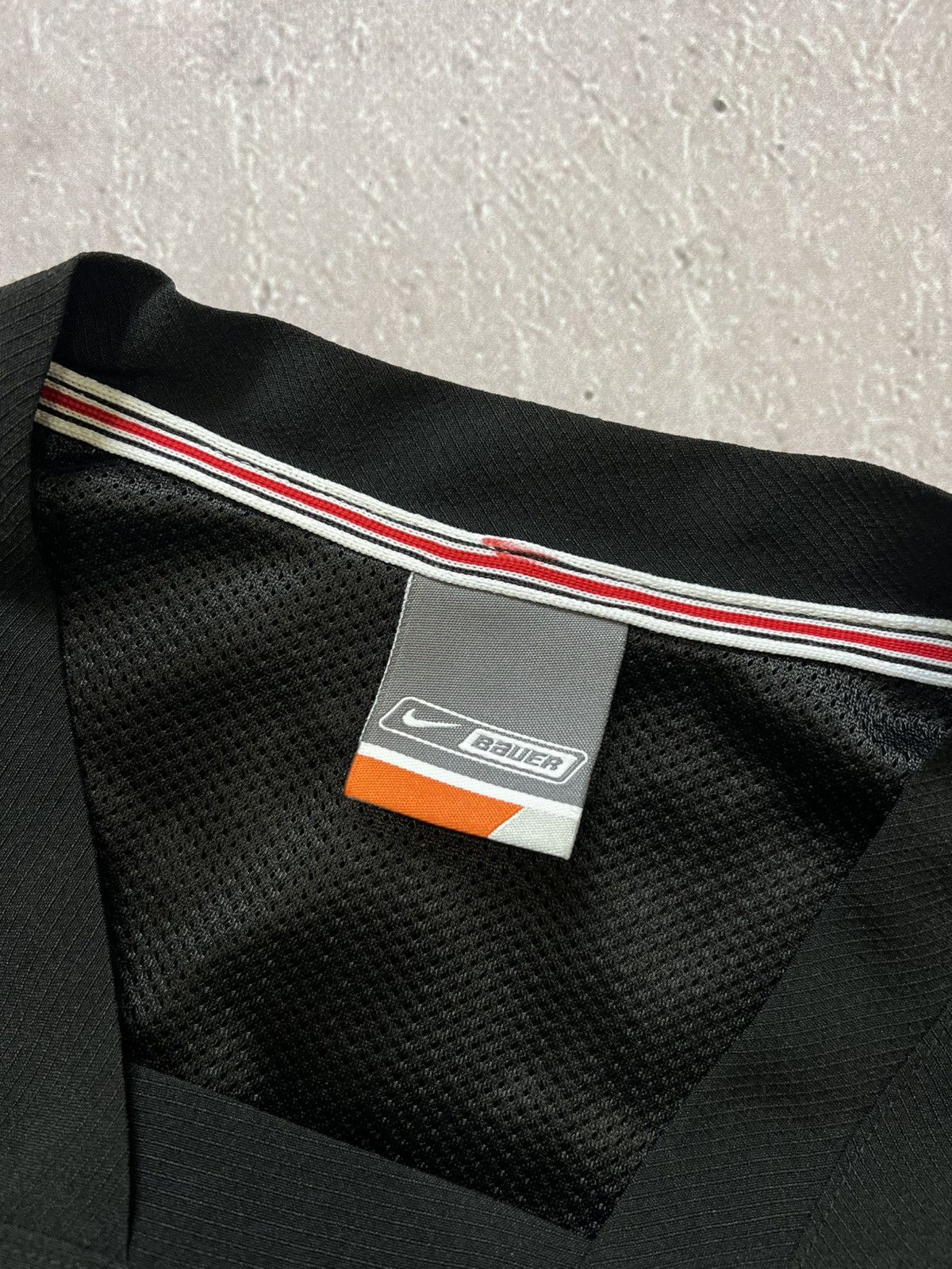 Nike Vintage Nike Canada Ice Hockey Train Sweatshirt Mens Size L Size US L / EU 52-54 / 3 - 12 Thumbnail