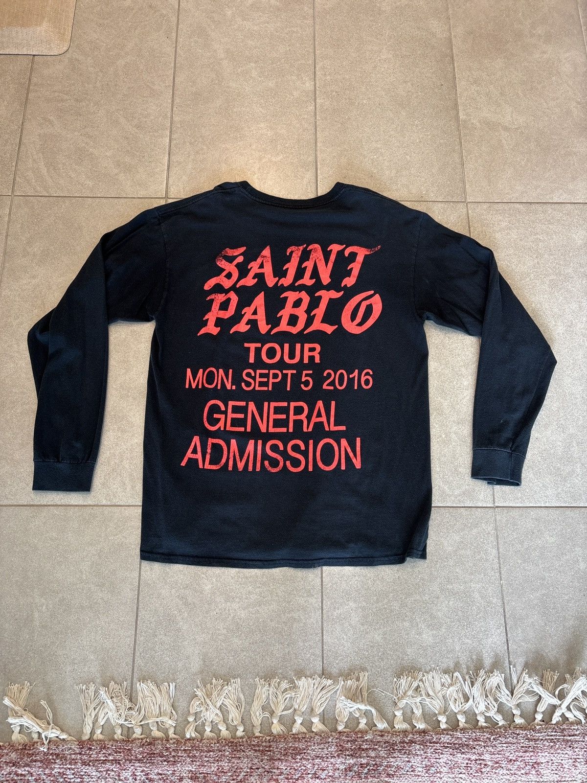 Yeezy Saint Pablo Tour 2016 Long Sleeve Size US L / EU 52-54 / 3 - 1 Thumbnail