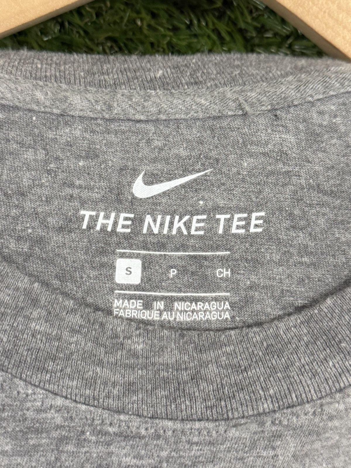 Nike Nike Family First Grey Gothic Cursive Script Tee Shirt Small Size US S / EU 44-46 / 1 - 3 Thumbnail