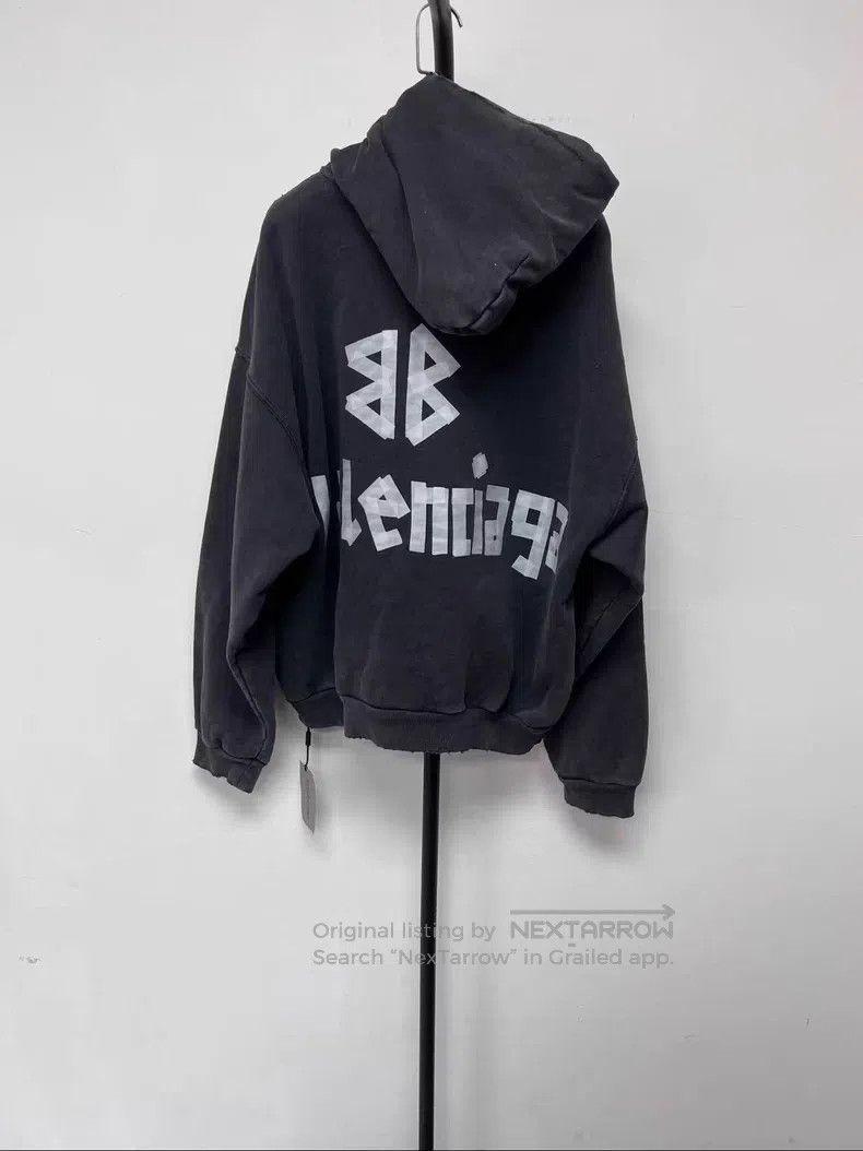 Balenciaga Balenciaga Printed Letter Hooded Long Sleeve Sweatshirt Size US S / EU 44-46 / 1 - 2 Thumbnail