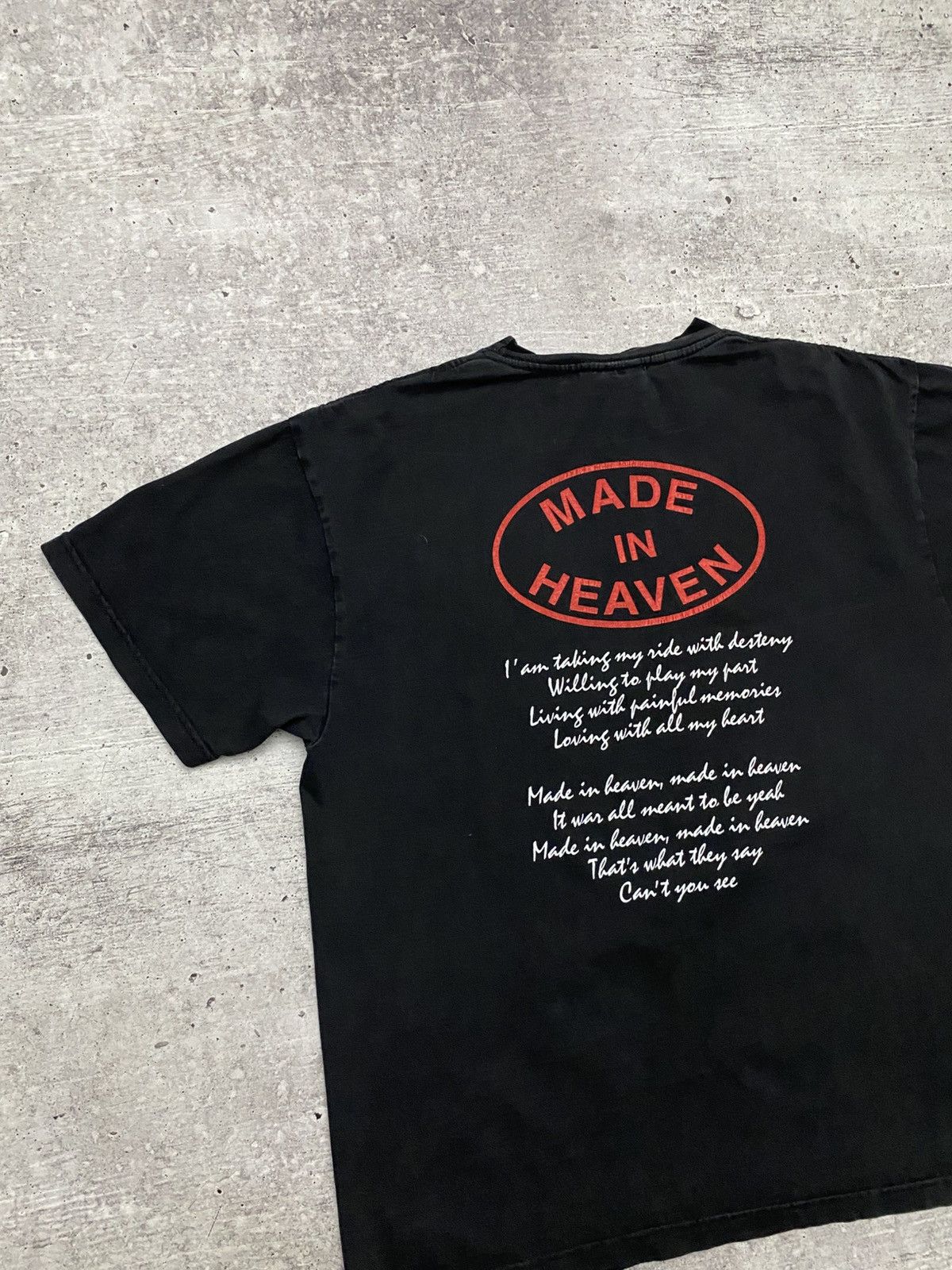 Vintage 🔥Queen vintage tour t shirt Size US L / EU 52-54 / 3 - 7 Thumbnail