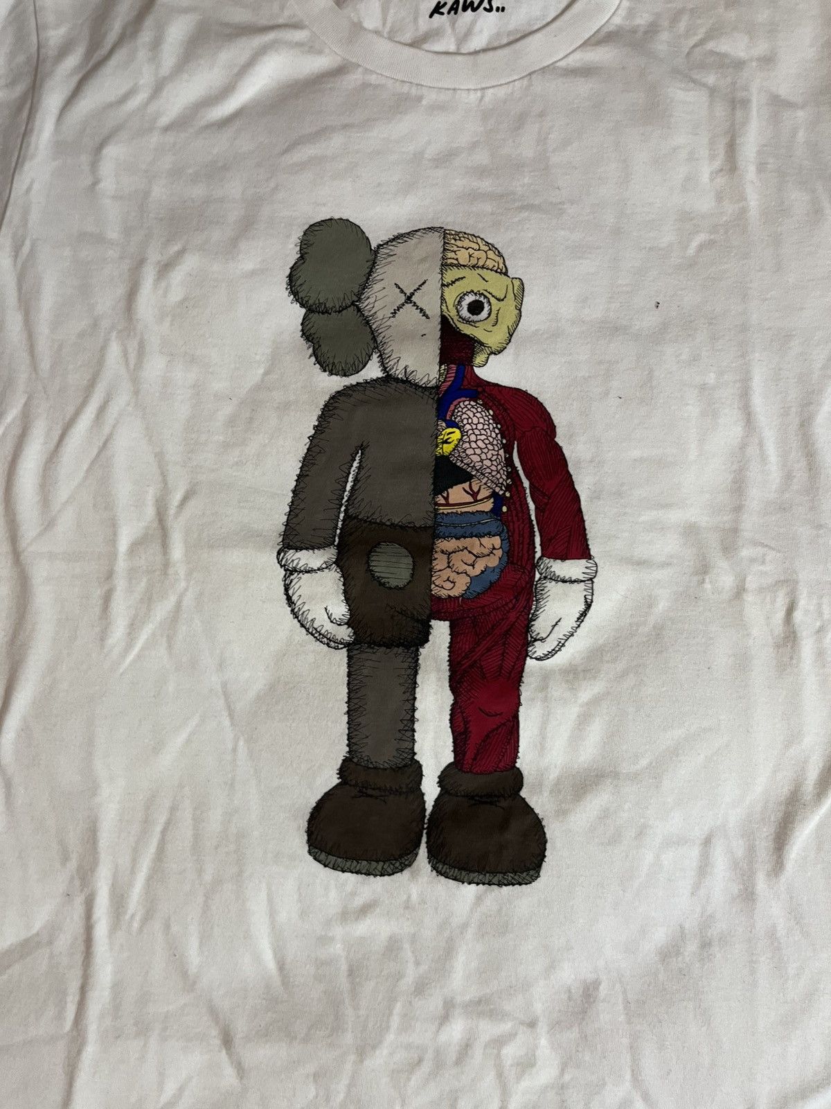 Kaws × Uniqlo Kaws uniqlo white tee Size US L / EU 52-54 / 3 - 2 Thumbnail