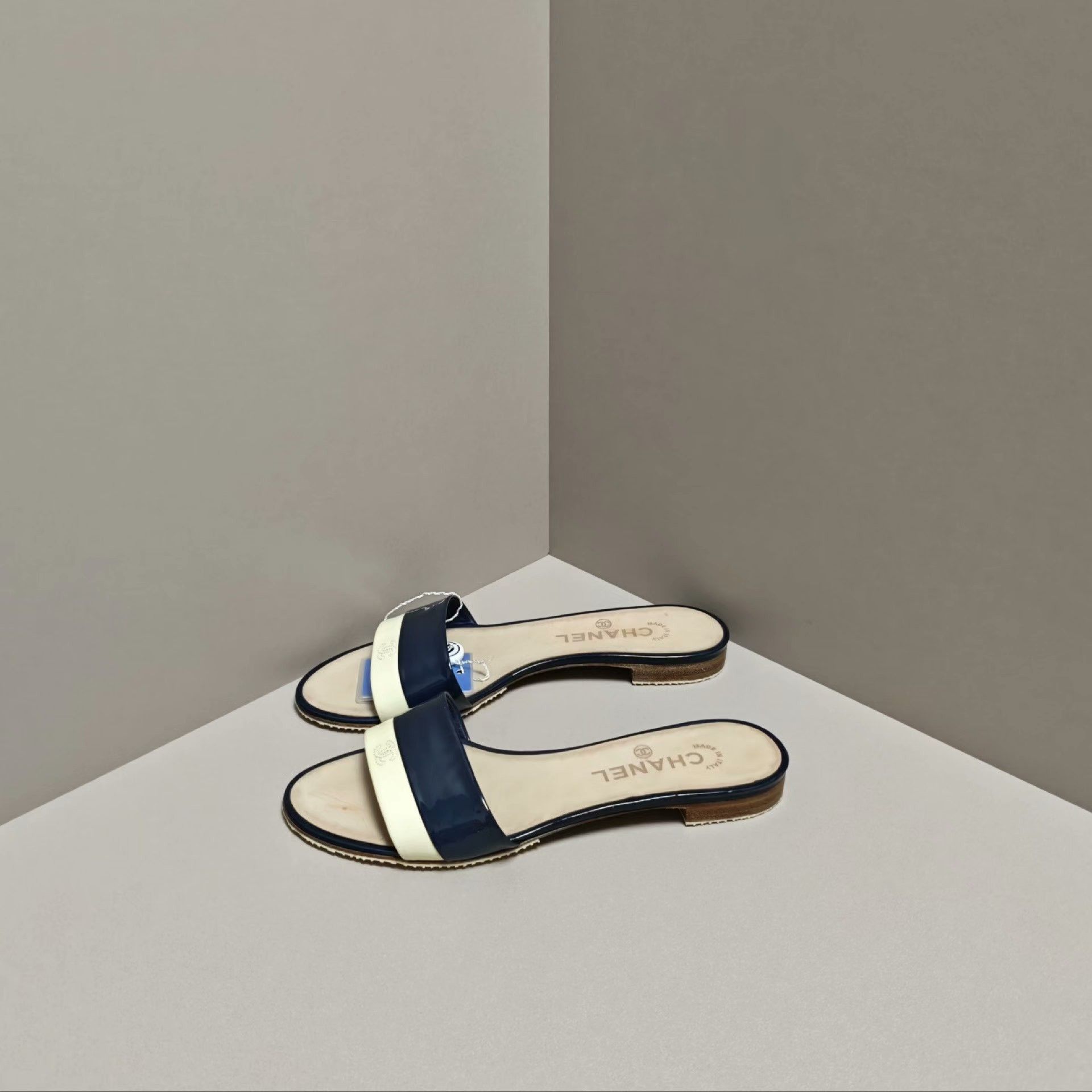 Chanel Chanel Sandals us_8 Women Size US 8 / IT 38 - 1 Thumbnail
