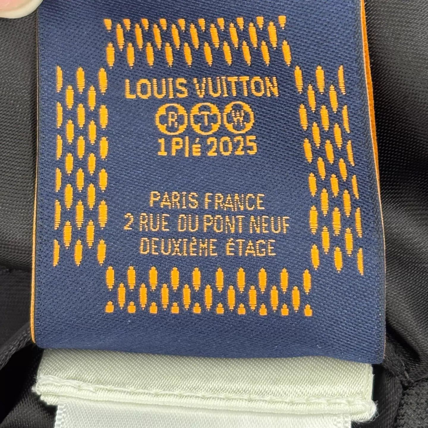 Louis Vuitton LV 25 New Checked Flocked 1-Button Black Jacket 48 Size US M / EU 48-50 / 2 - 5 Thumbnail