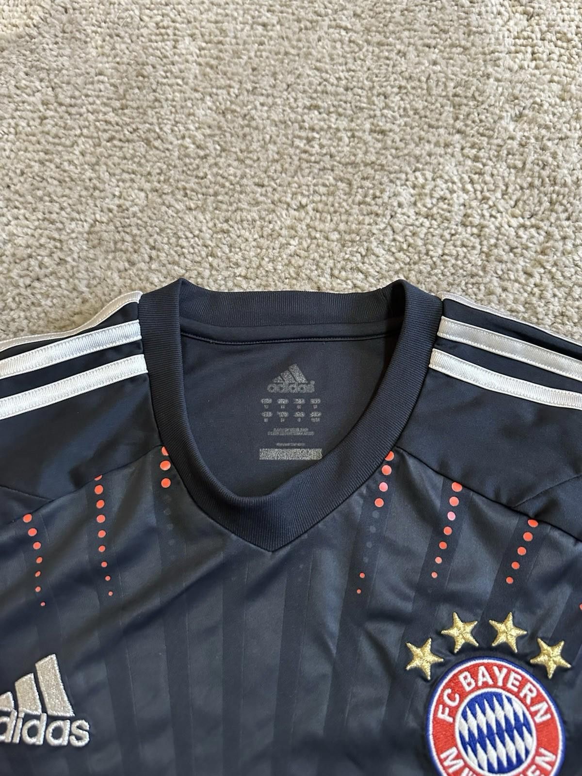 Adidas Bayern Munchen 2012/13 3RD Football Shirt Soccer Jersey Size US M / EU 48-50 / 2 - 5 Thumbnail