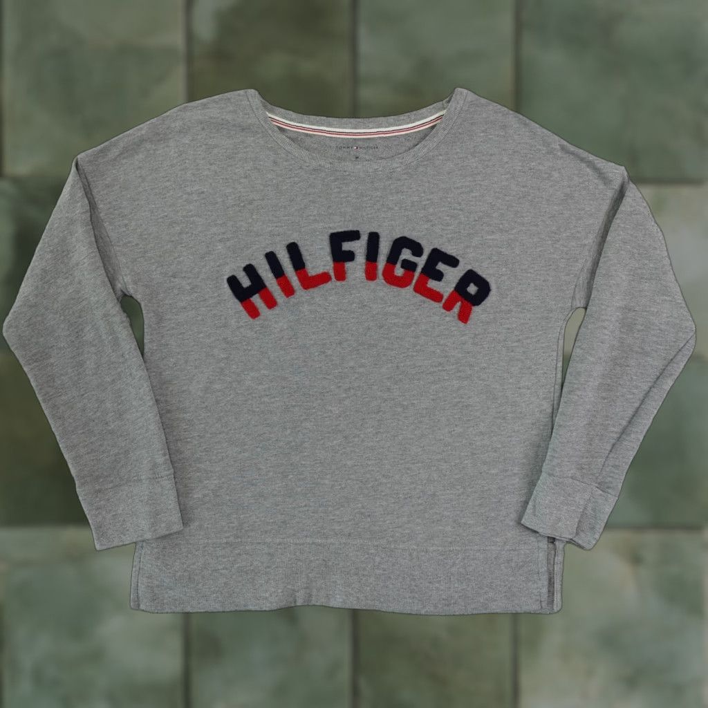 Tommy Hilfiger Tommy Hilfiger Sweatshirt Women Medium Gray Raised Carpet Spell Out Logo Sweater Size M / US 6-8 / IT 42-44 - 1 Thumbnail