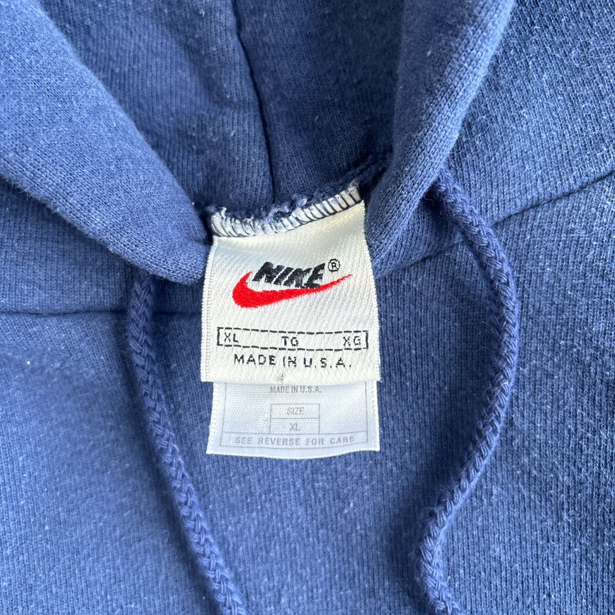 Nike Rare Vintage Nike Embroidered Hoodie Size US L / EU 52-54 / 3 - 3 Thumbnail