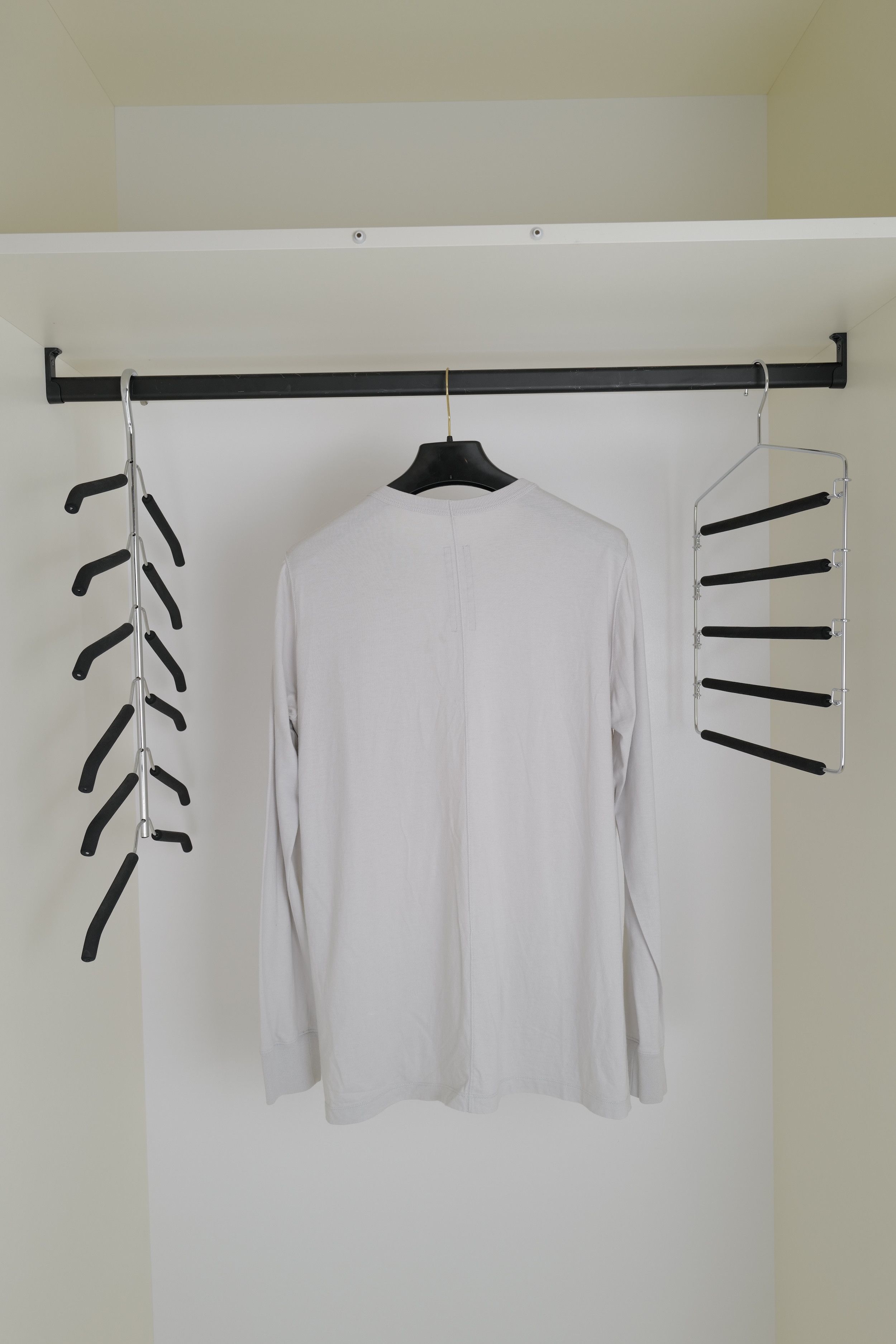 Rick Owens RICK OWENS LONG SLEEVE ZIP POCKET T-SHIRT OYSTER IN OYSTER Size US M / EU 48-50 / 2 - 14 Thumbnail
