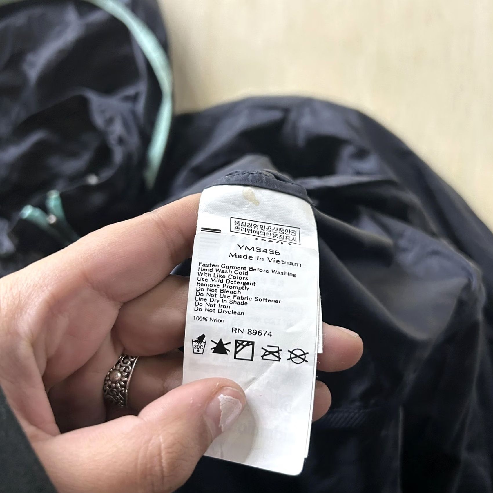 Vintage Columbia Womens Large Black Omni-Shield Hooded Windbreaker Jacket Full Zip Size L / US 10 / IT 46 - 6 Thumbnail