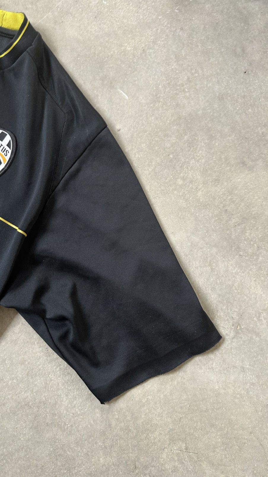 Nike VINTAGE 08/09 JUVENTUS NIKE TRAINING JERSEY Size US M / EU 48-50 / 2 - 4 Thumbnail