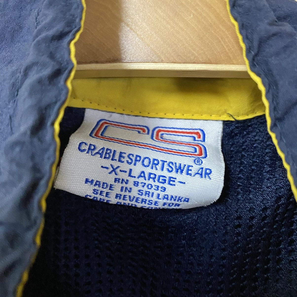Vintage Vintage Crable Sportswear Notre Dame WindBreaker Jacket XL Size US XL / EU 56 / 4 - 6 Thumbnail