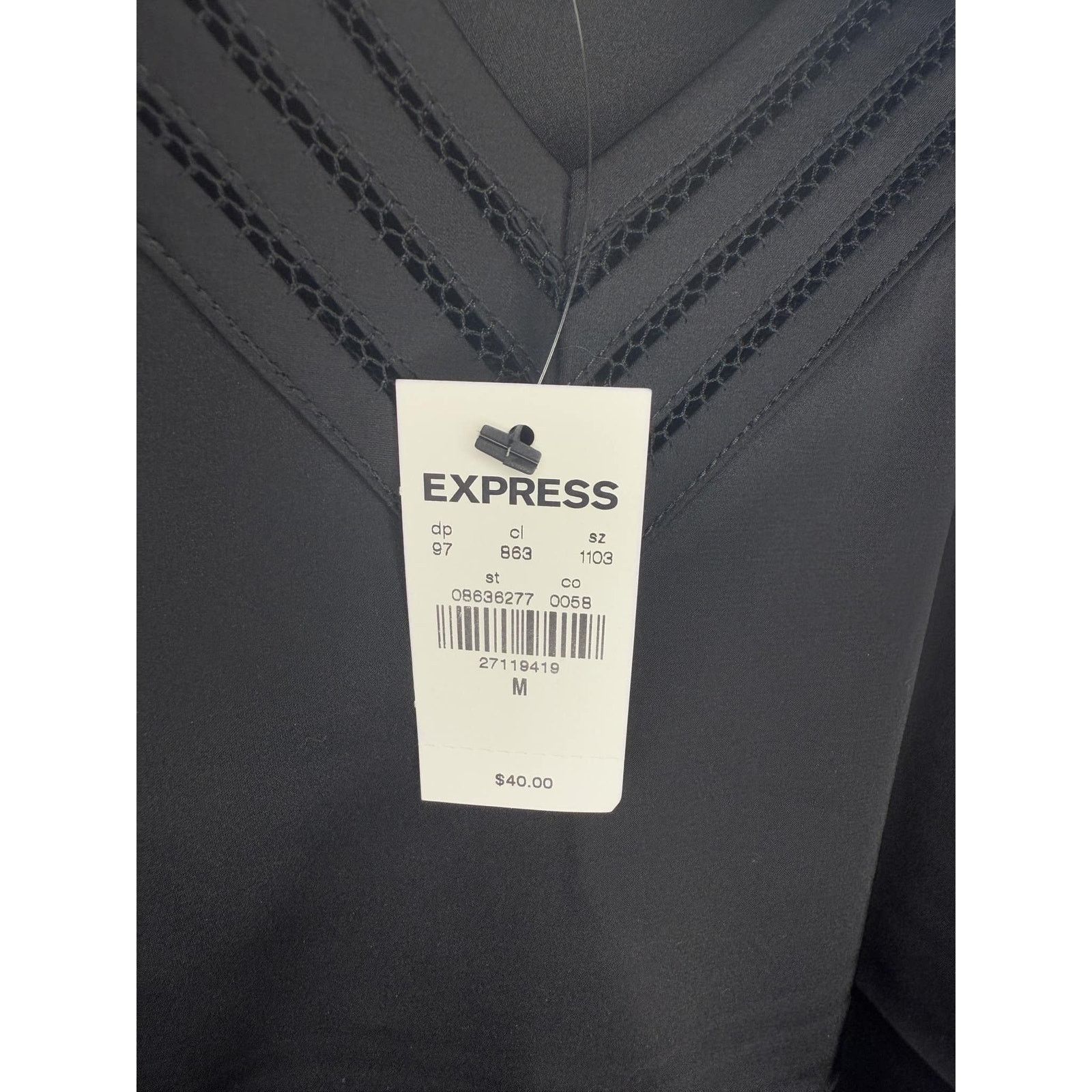 Express NWT Express V-Neck Cutout Tank Top Black Womens Size Medium Size M / US 6-8 / IT 42-44 - 5 Thumbnail