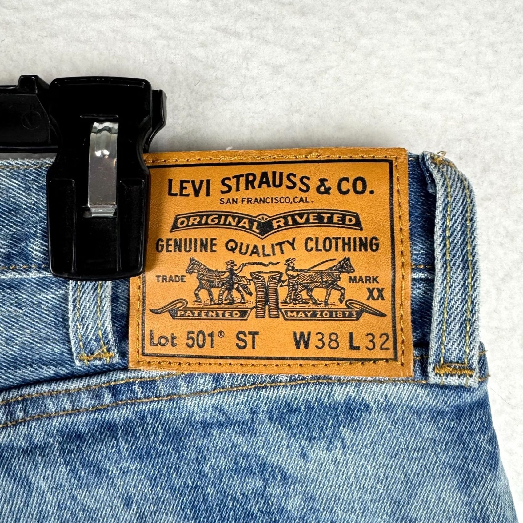 Levi's VINTAGE Levi's 501 Jeans 38x32 Distressed Blue Cotton Denim Regular Straight Men Size US 38 / EU 54 - 5 Thumbnail