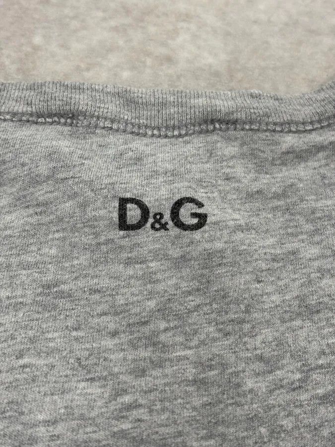 Dolce & Gabbana 2000s Dolce & Gabbana Woman Sunbathing Grey T-Shirt Size US S / EU 44-46 / 1 - 8 Thumbnail