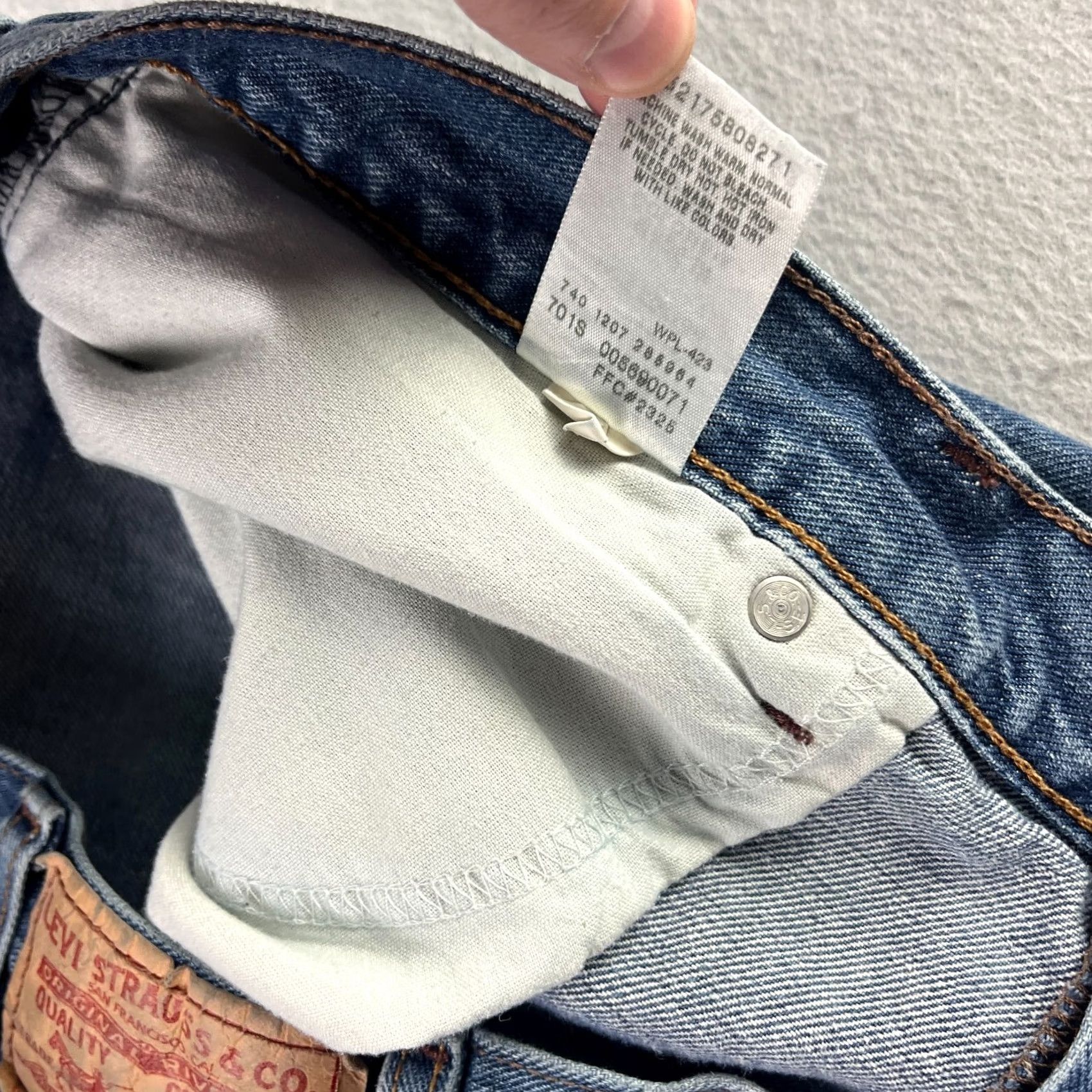 Levi's VINTAGE Levi's Jeans Mens 38x32 Blue 569 Loose Straight Denim Y2K Regular Inseam 30 Mens Jeans Brown Logo Size US 38 / EU 54 - 6 Thumbnail