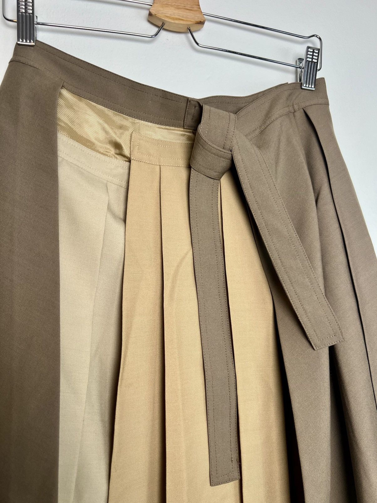 Marni Marni paneled wool mid-length skirt in khaki and tan Size 27" / US 4 / IT 40 - 3 Thumbnail