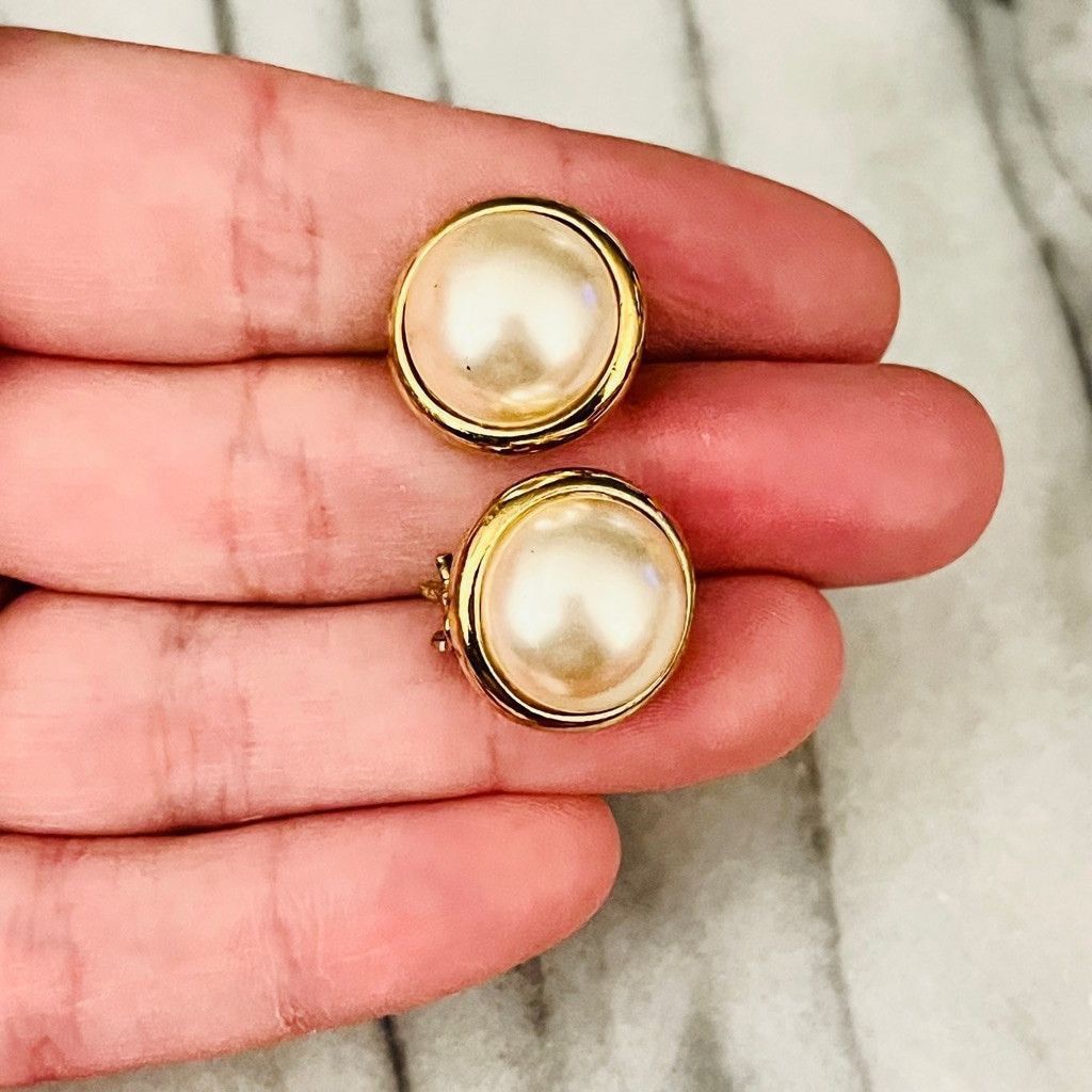 Vintage Vintage Faux Pearl English Lock Earrings Size ONE SIZE - 4 Thumbnail
