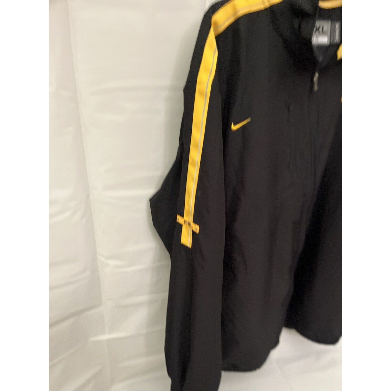 Nike VTG Nike Team Iowa Hawkeyes Jacket - Zip Up - Black Mens 2XL Size US XXL / EU 58 / 5 - 9 Thumbnail