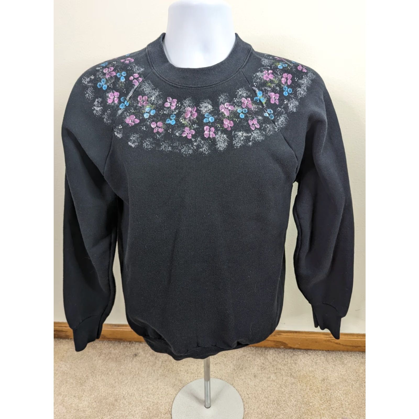Vintage VINTAGE 90s Floral Black Raglan Sweatshirt Grannycore Vtg USA Made Unisex Large Shirt Size US L / EU 52-54 / 3 - 2 Thumbnail