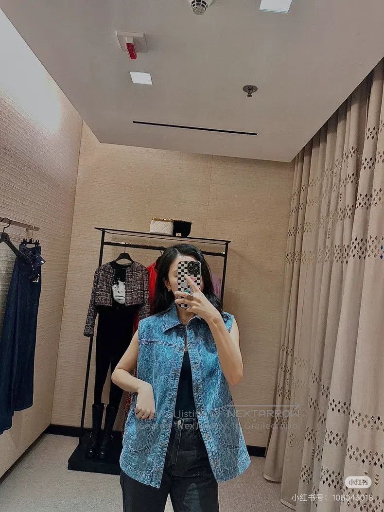 Chanel Chanel 23P camelia double C logo diamond buckle denim vest Size XS / US 0-2 / IT 36-38 - 7 Thumbnail