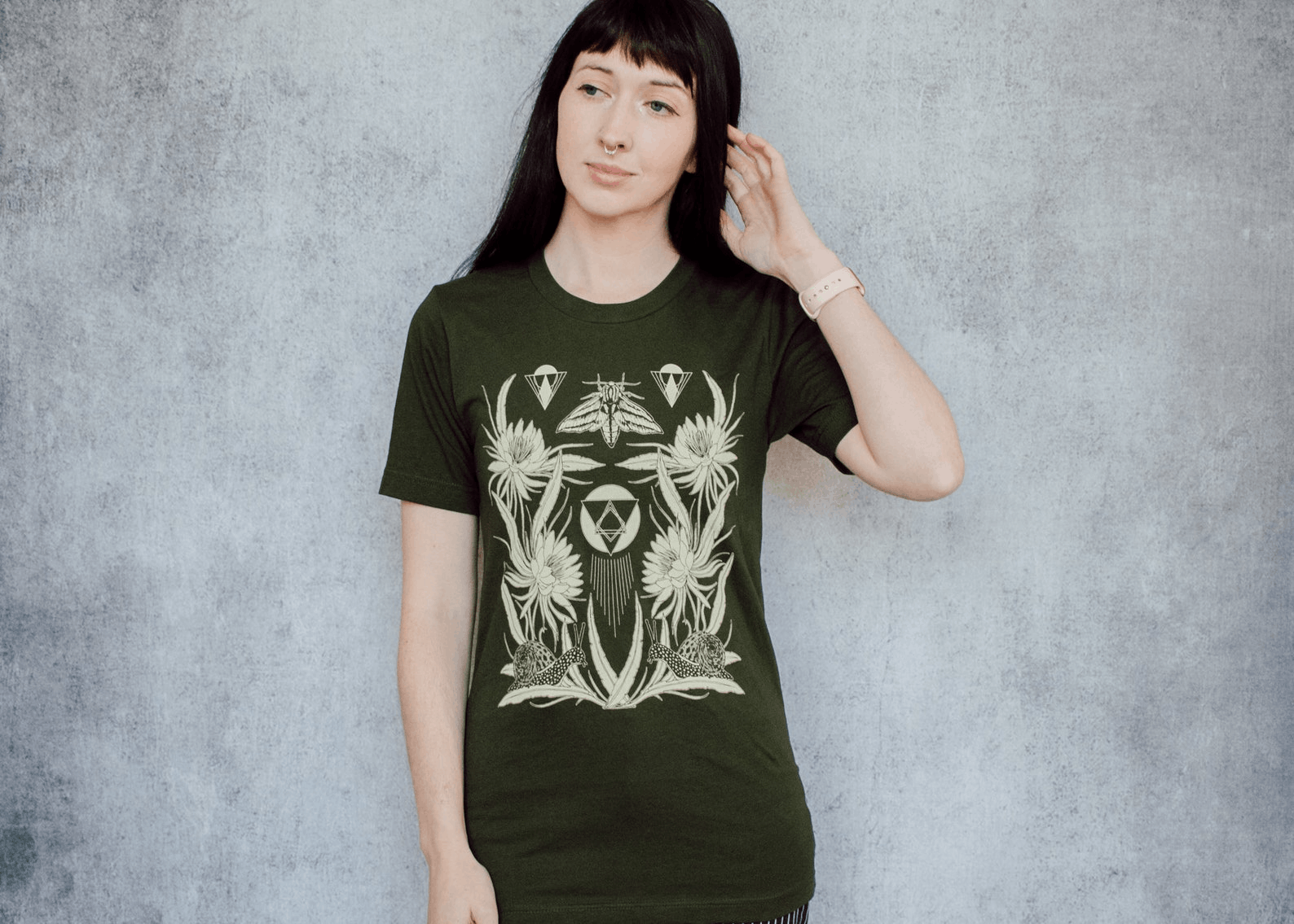 Designer × Vintage Time and All Her Wisdom Deep Olive Unisex T-Shirt Size US L / EU 52-54 / 3 - 2 Thumbnail