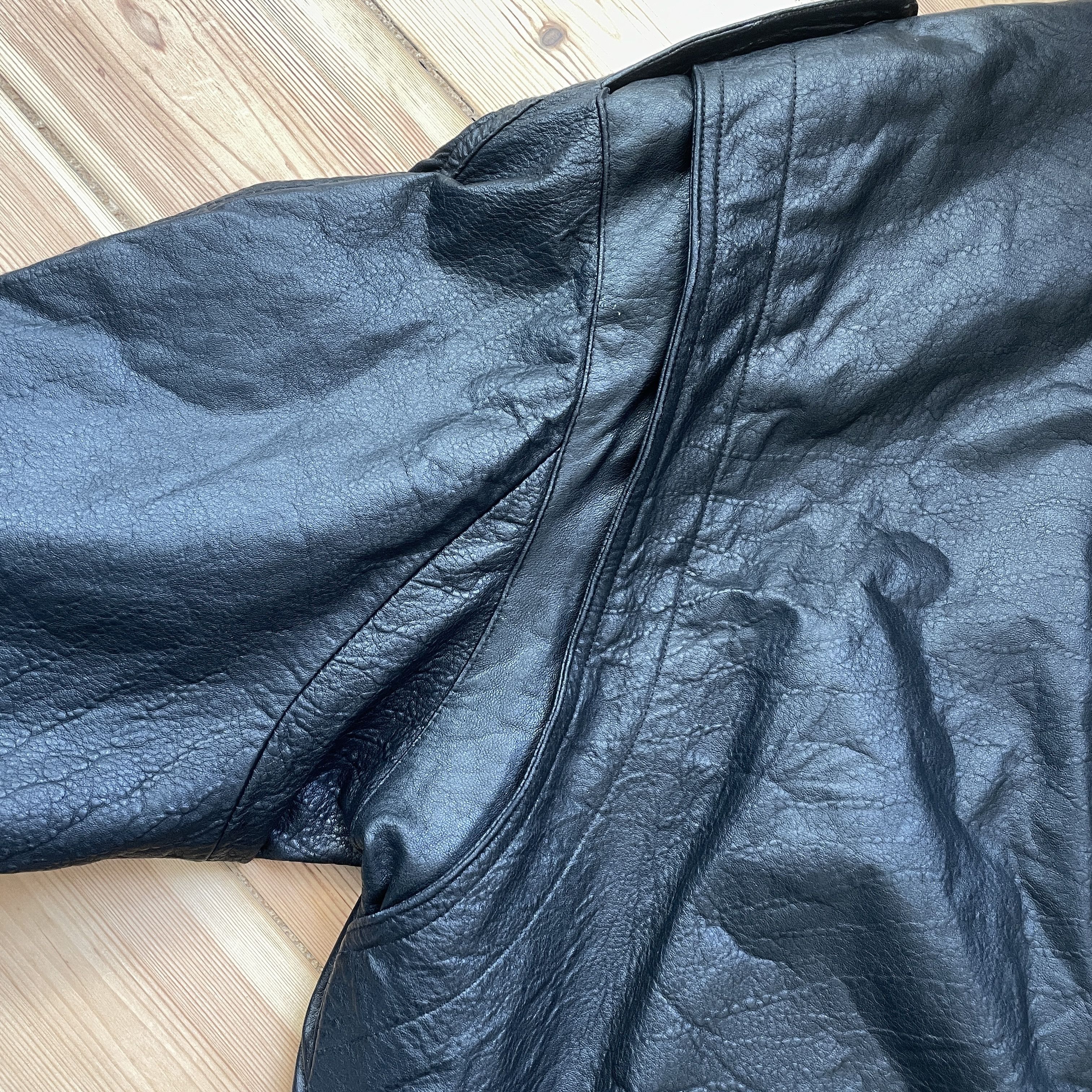 Other Vintage Black Leather Bomber Jacket Boxy Fit, Unisex Size US M / EU 48-50 / 2 - 6 Thumbnail