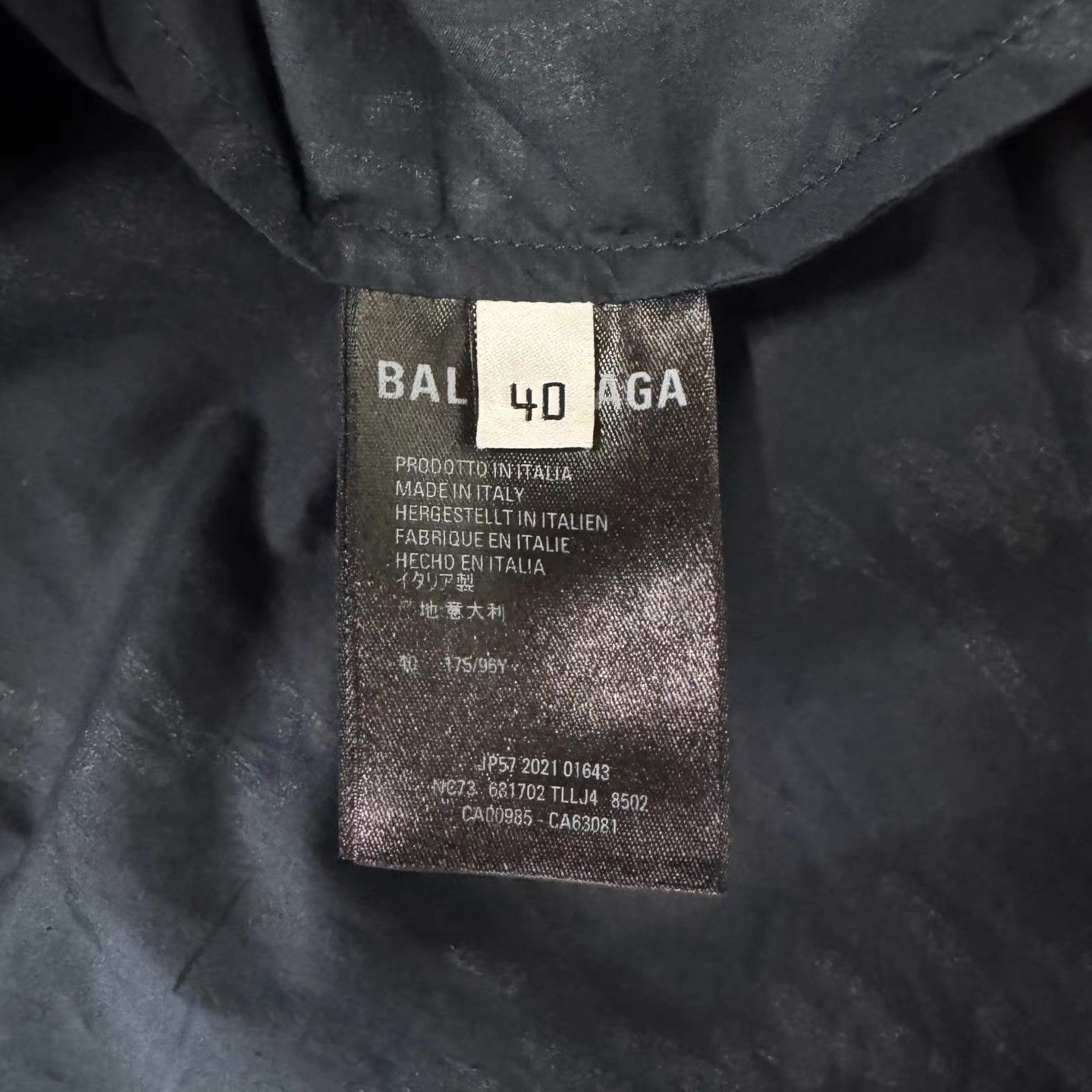Balenciaga Balenciaga All-Over Logo Print Short Sleeve Shirt Q10 Size US XL / EU 56 / 4 - 3 Thumbnail